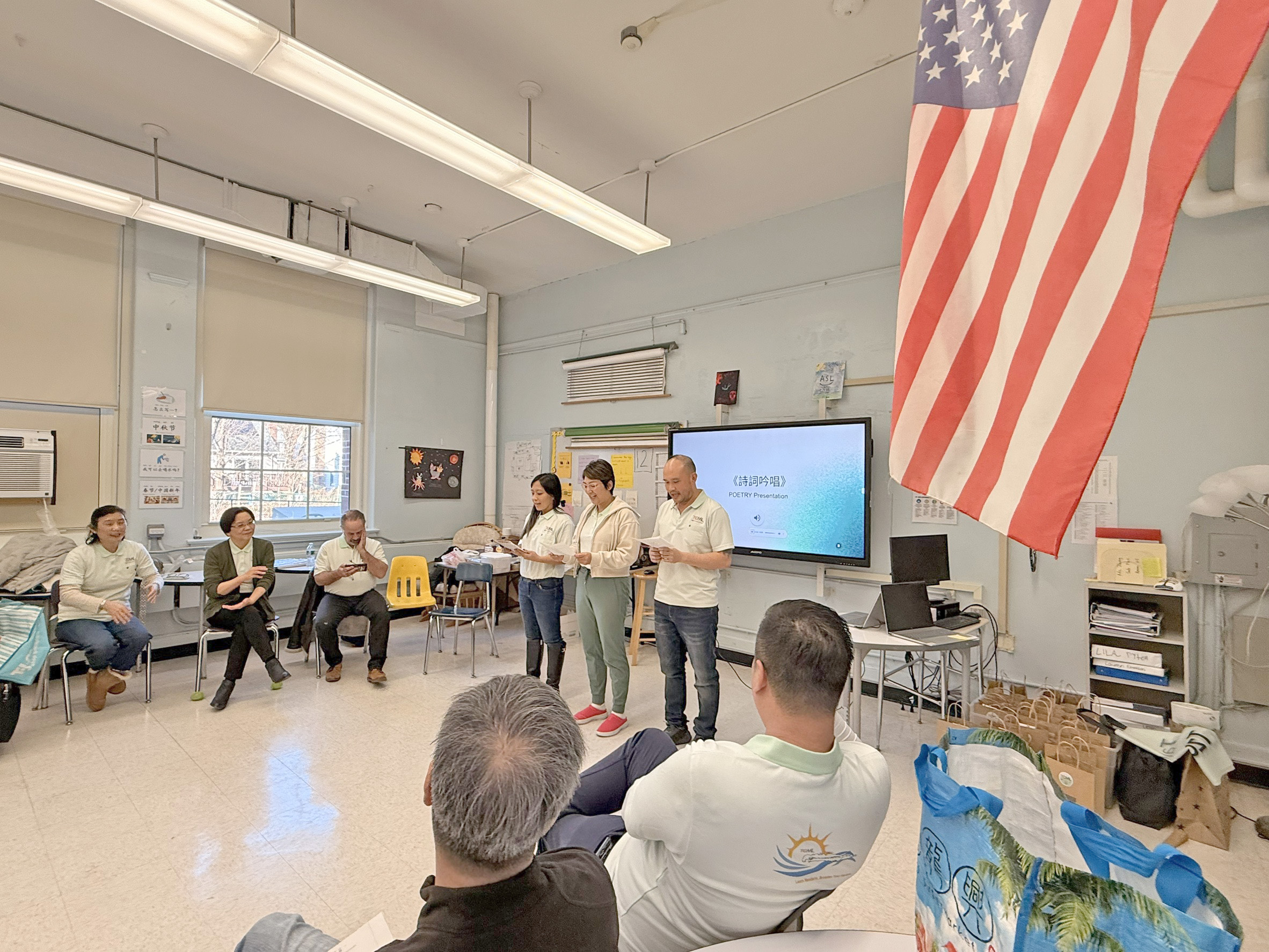 學生分組吟唱詩詞