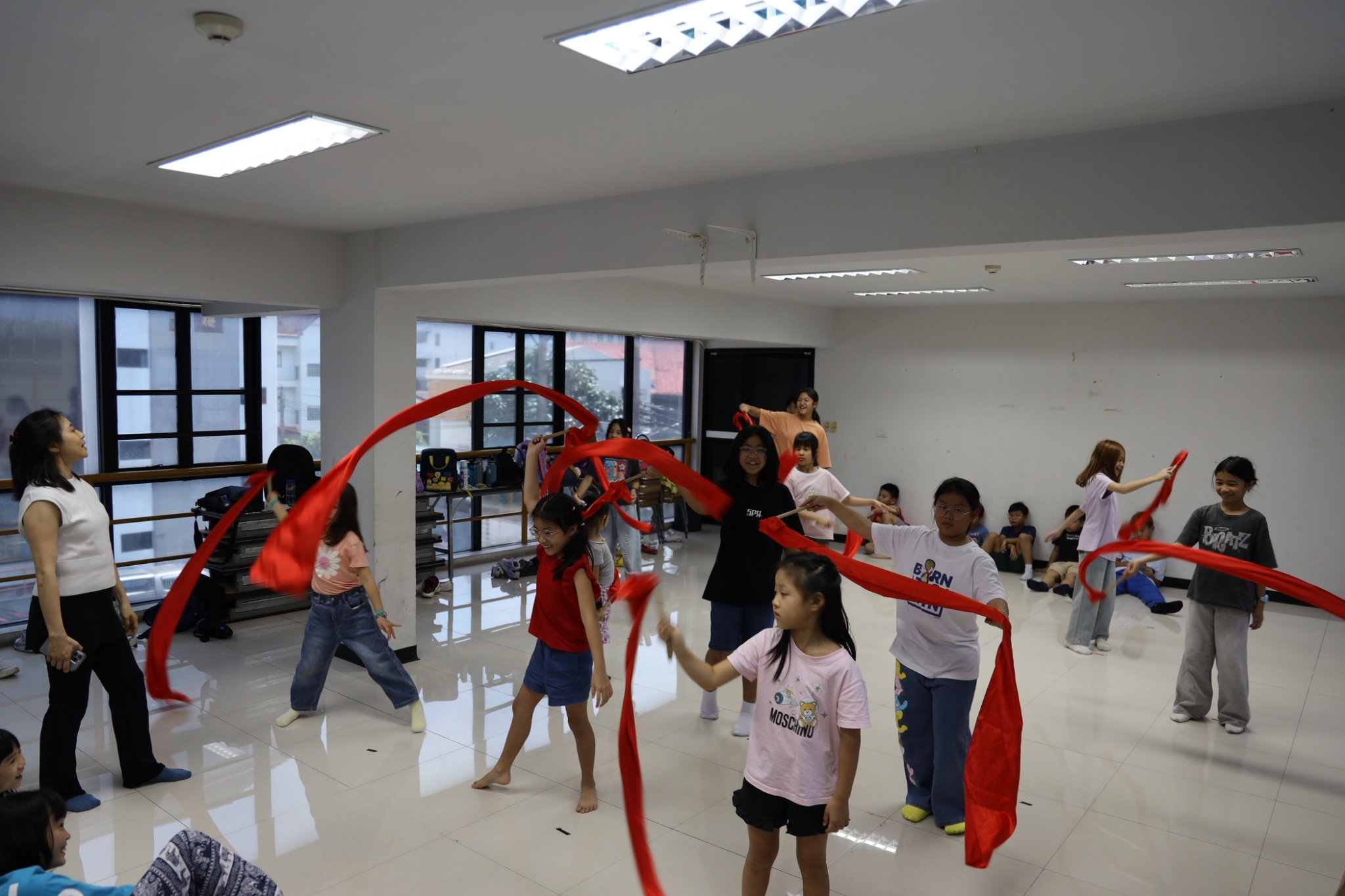 創意肢體律動(彩帶舞)