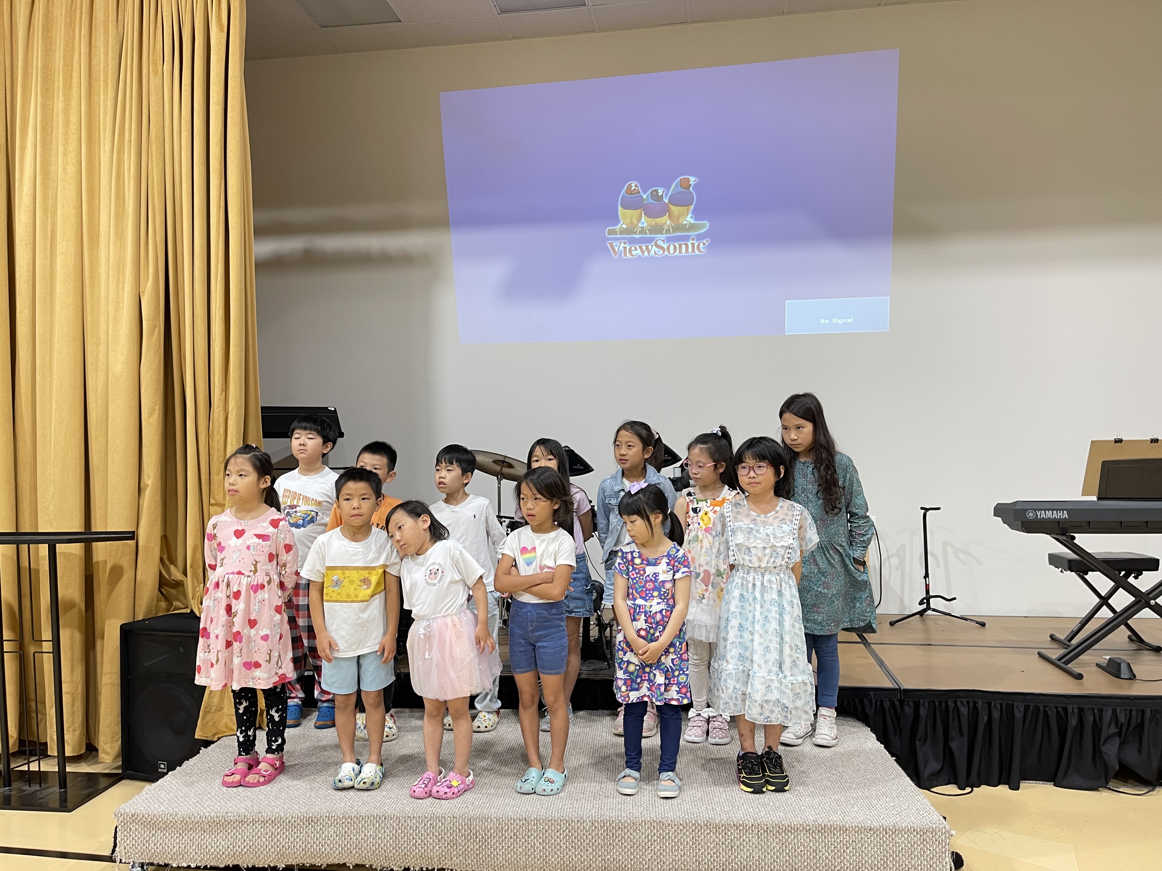 小班合唱＂甜蜜的家庭＂，由林心慧老師教唱，陳君毓老師鋼琴伴奏