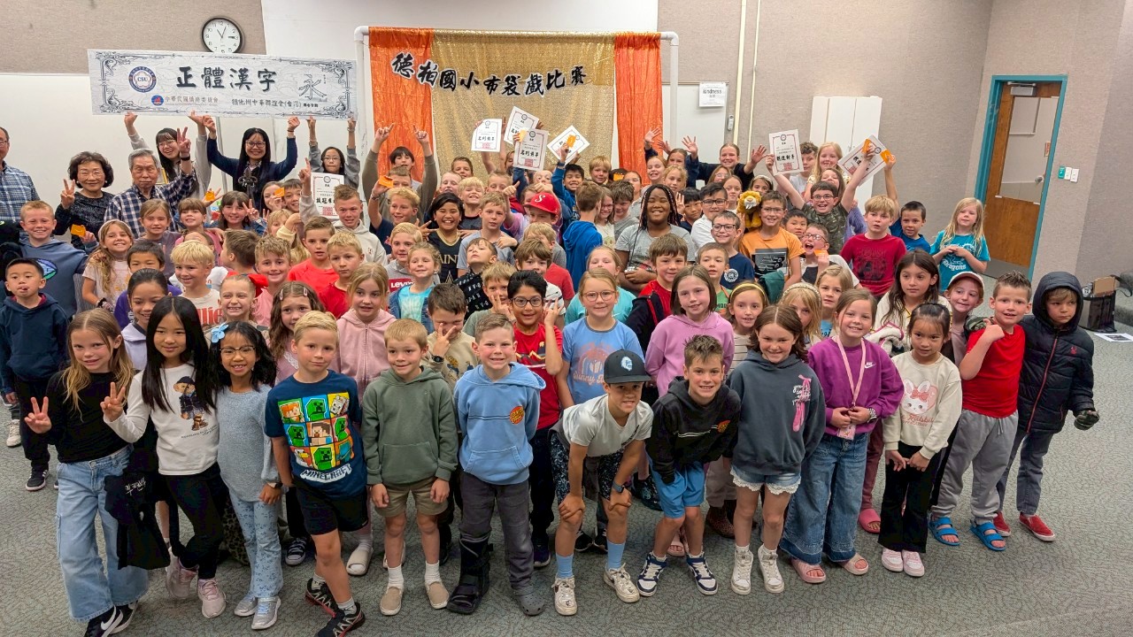 比賽結束後參賽同學合影留念