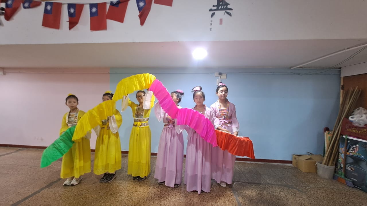 古典折扇舞練習