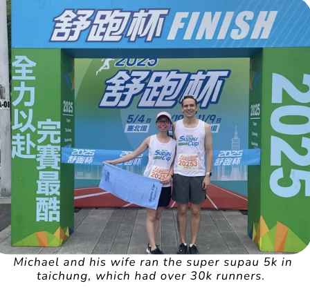 Michael在台中參加高達三萬人參與的馬拉松比賽