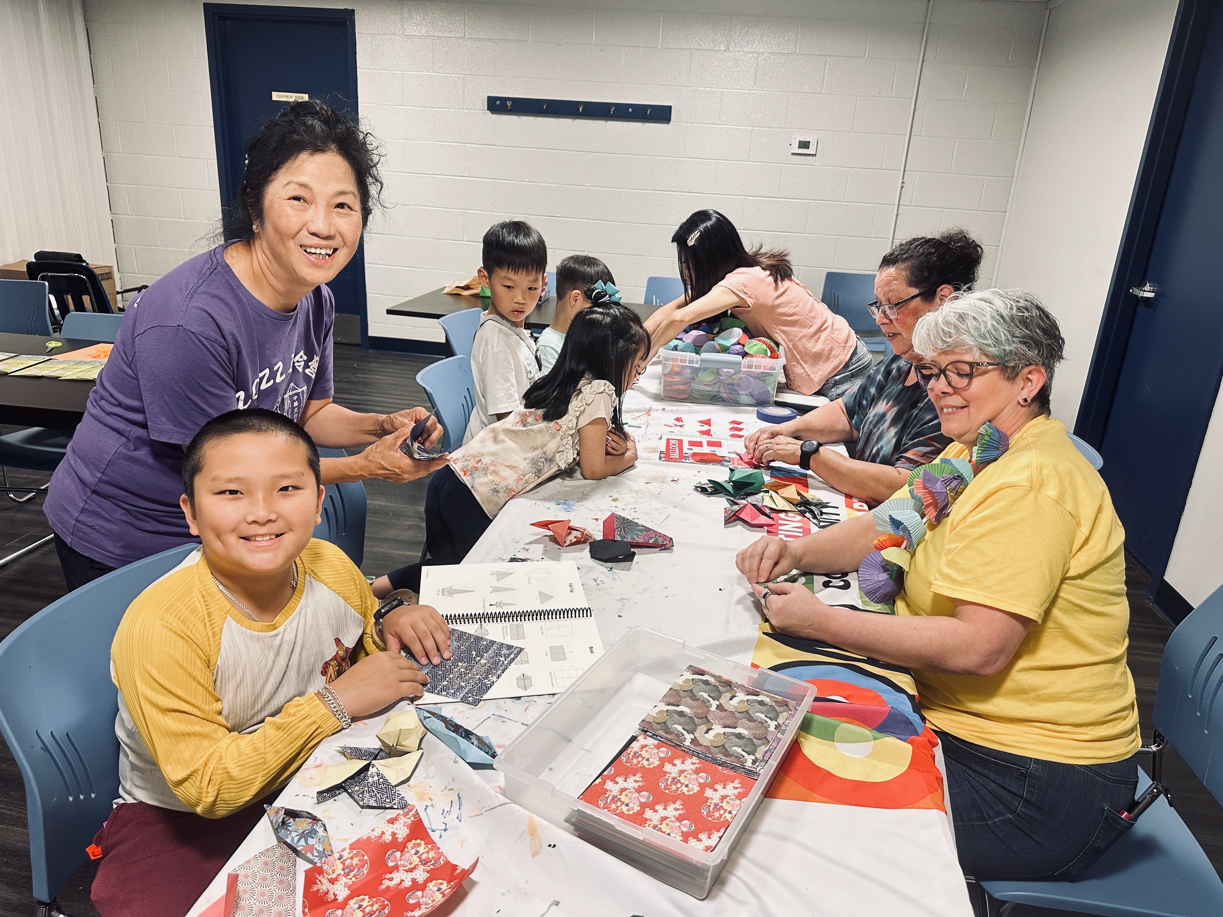亞特蘭大剪紙文化推廣 百人參與共賞「鳳凰之美」2