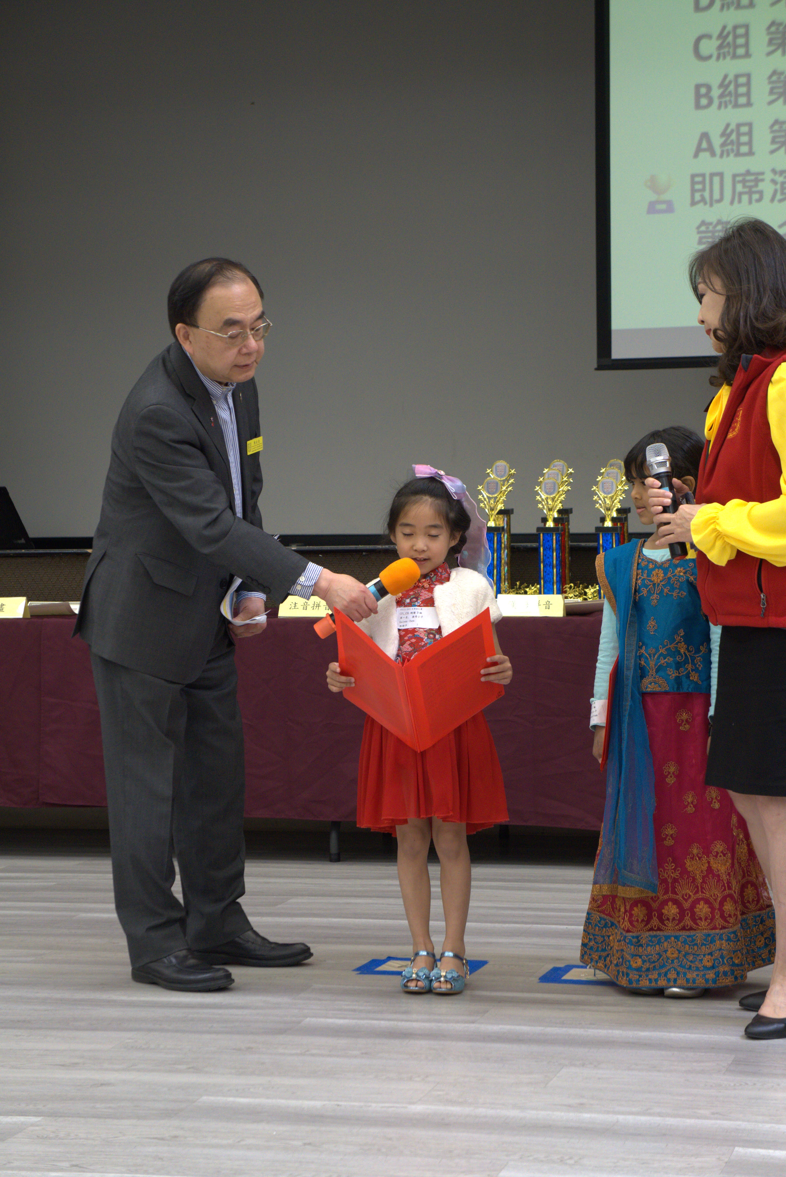 朗讀與演講各組的冠軍們 以清晰而真摯的聲音展現實力