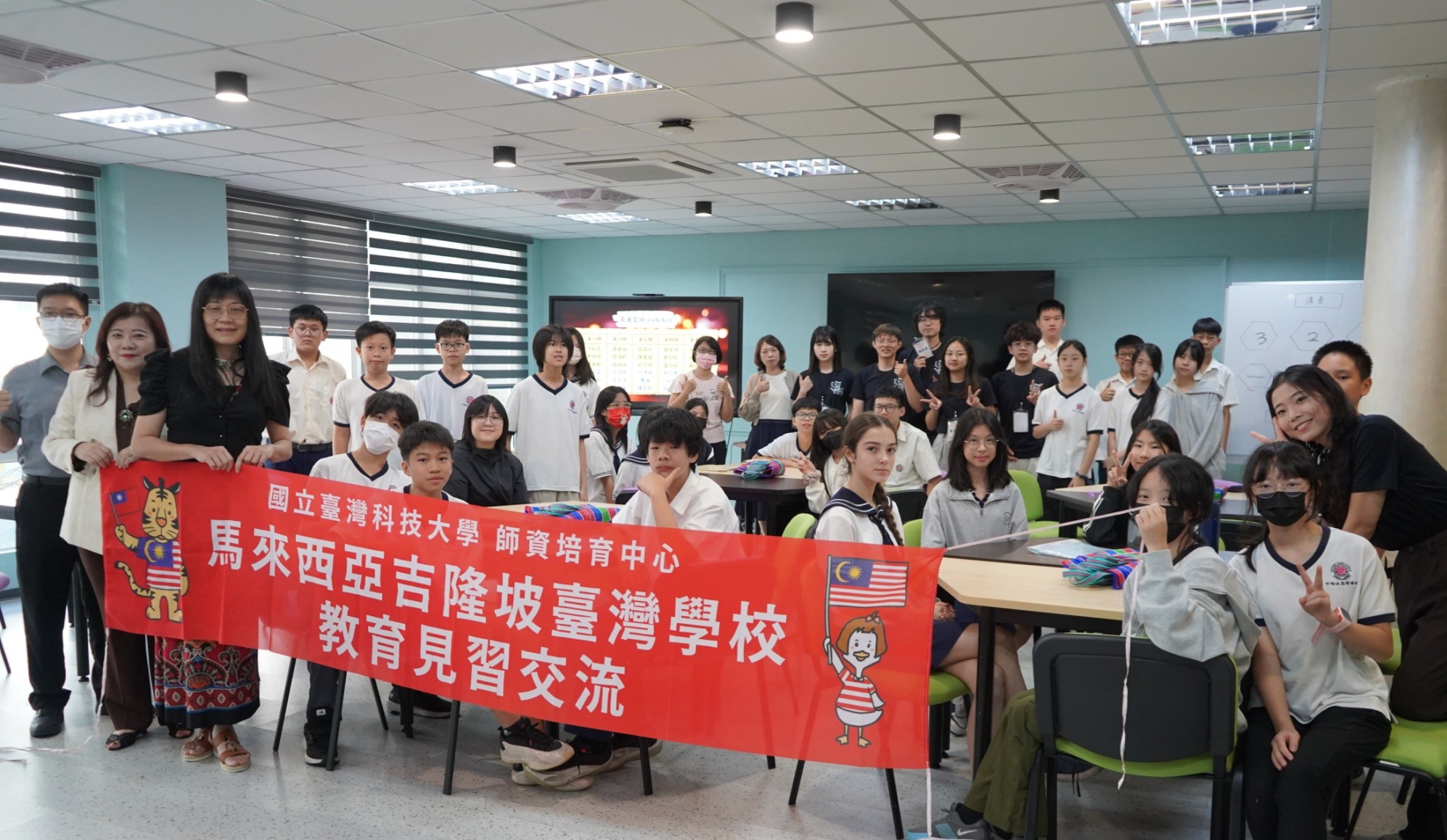 臺灣廟會老街巡禮活動大合影