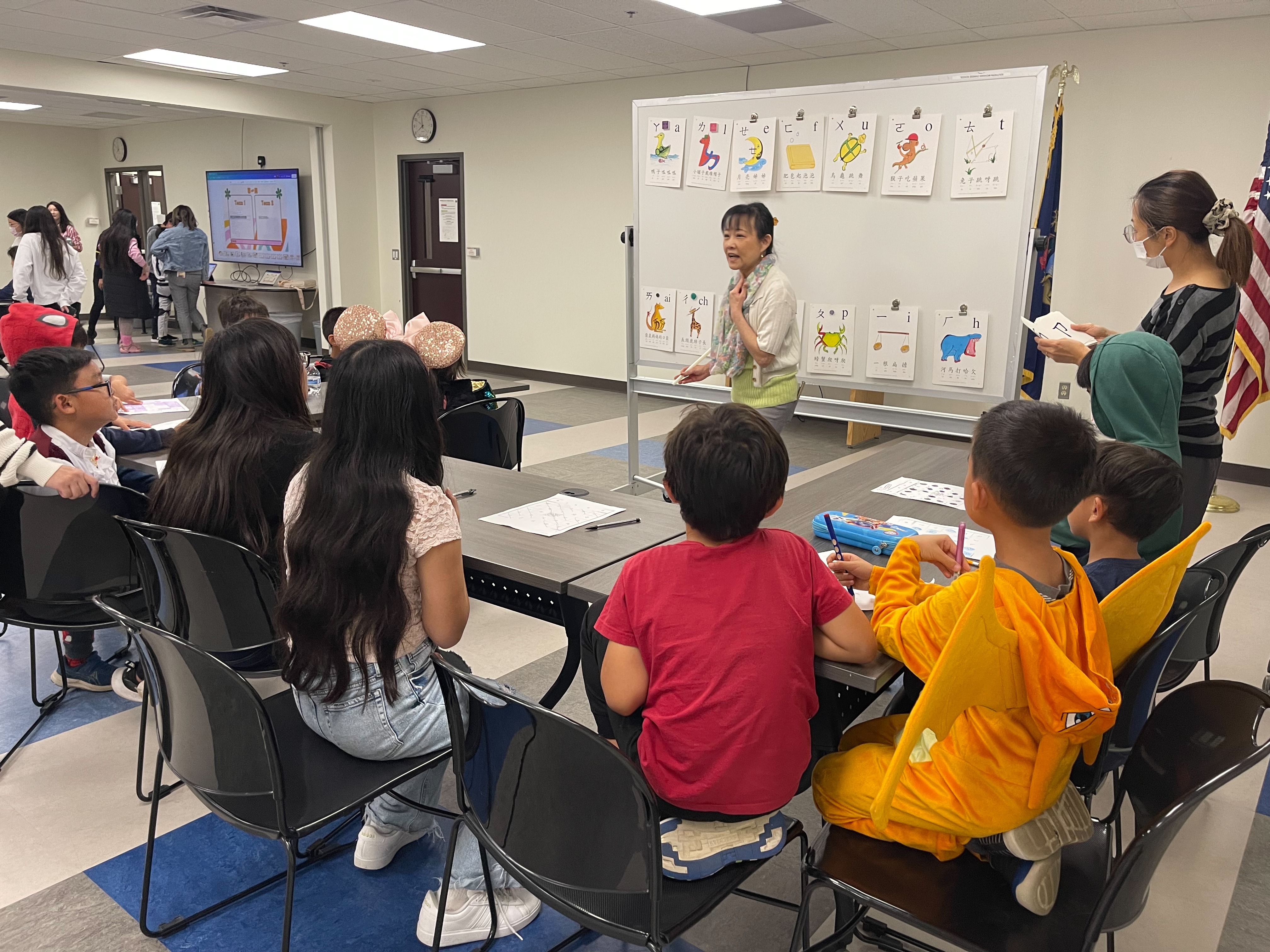 老師細心講解活動內容