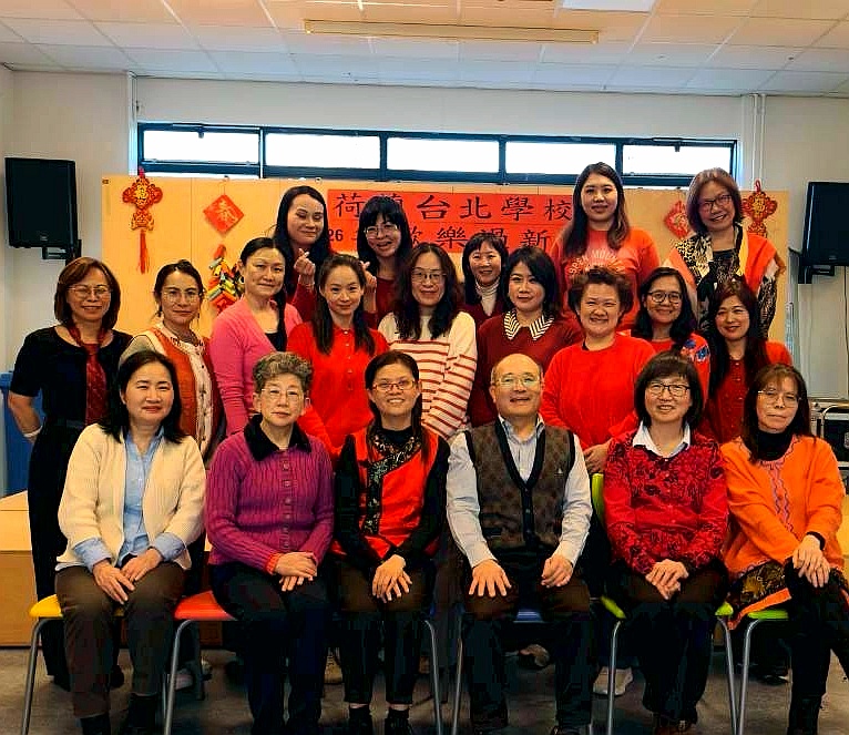 教職員合影--大家辛苦了！