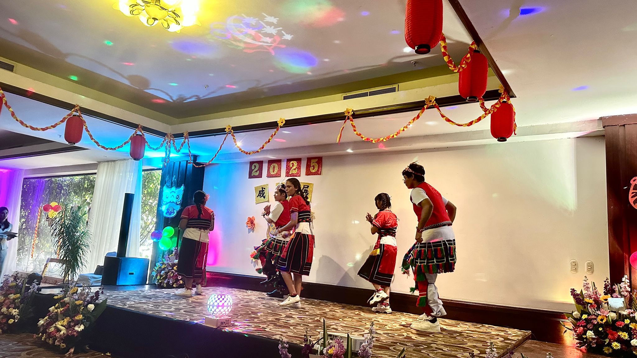 原住民舞蹈-牽手吧我們！