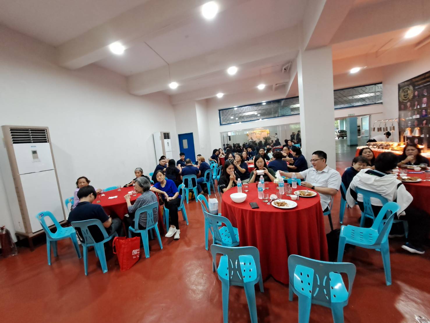 活動同時結合中秋節、晨光中學75週年校慶及教師節慶祝，現場氣氛熱鬧溫馨。