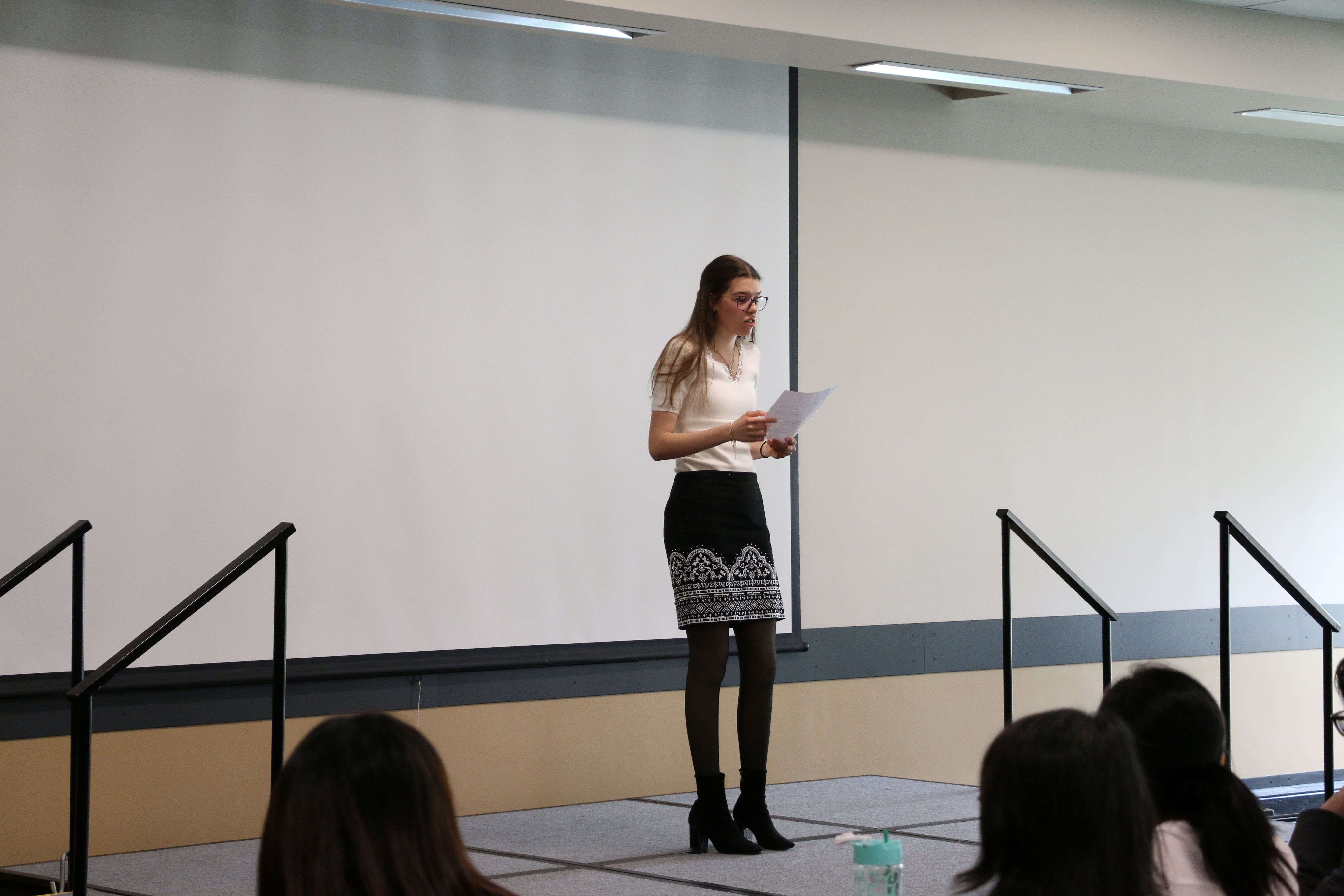 主流學校學生參與比賽