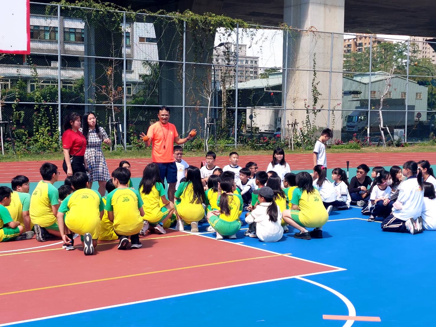 鄭智聰老師與大家互動