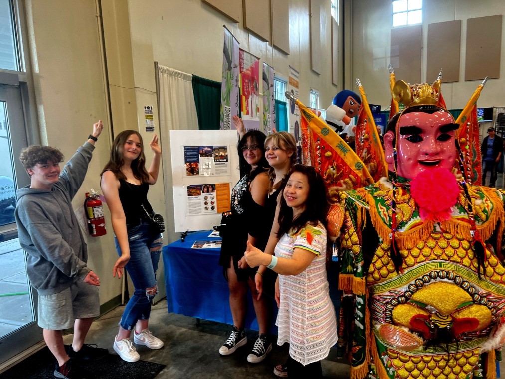 威州北美中文學校暨臺灣華語文學習中心 2024 Washington County Fair 推廣臺灣文化3