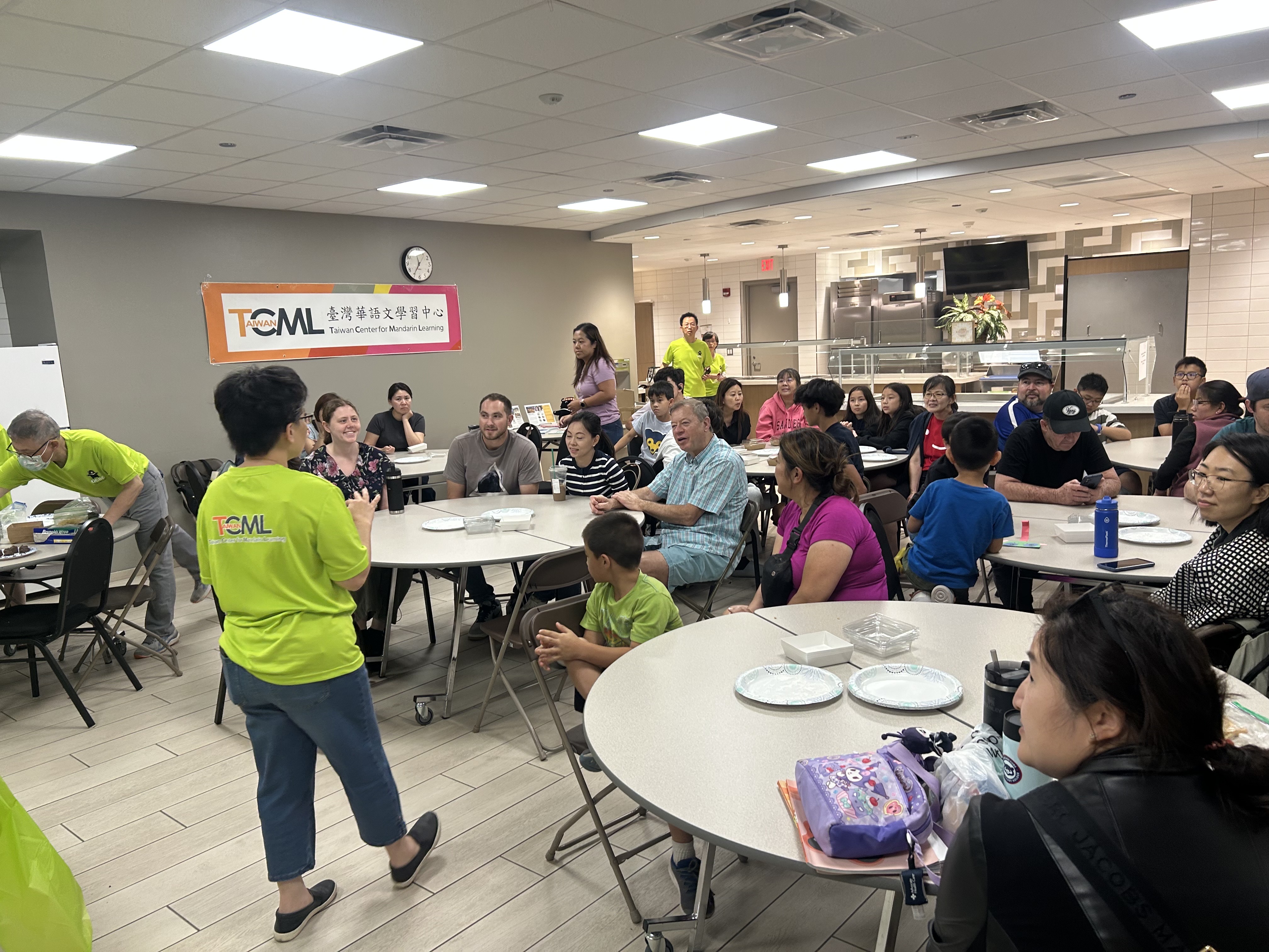 解說臺灣就業金卡計畫以及臺灣獎學金資源