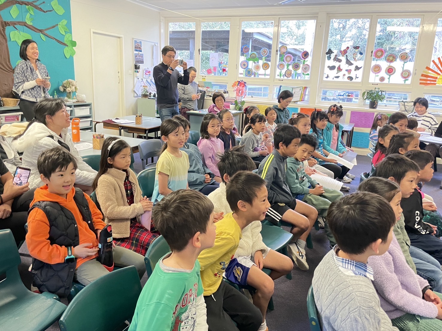 低年級的參與者及家長們踴躍參加朗誦、朗讀比賽