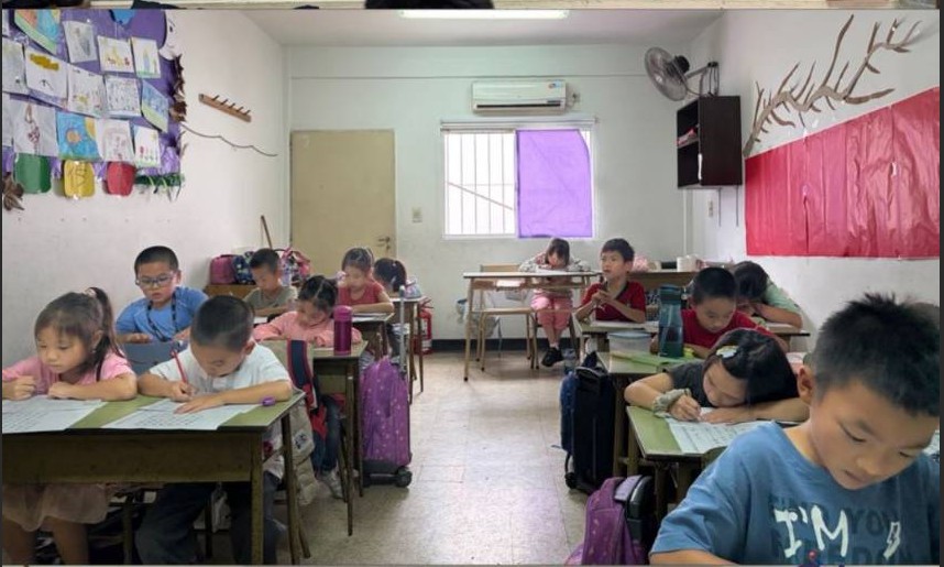 學生認真作答中2