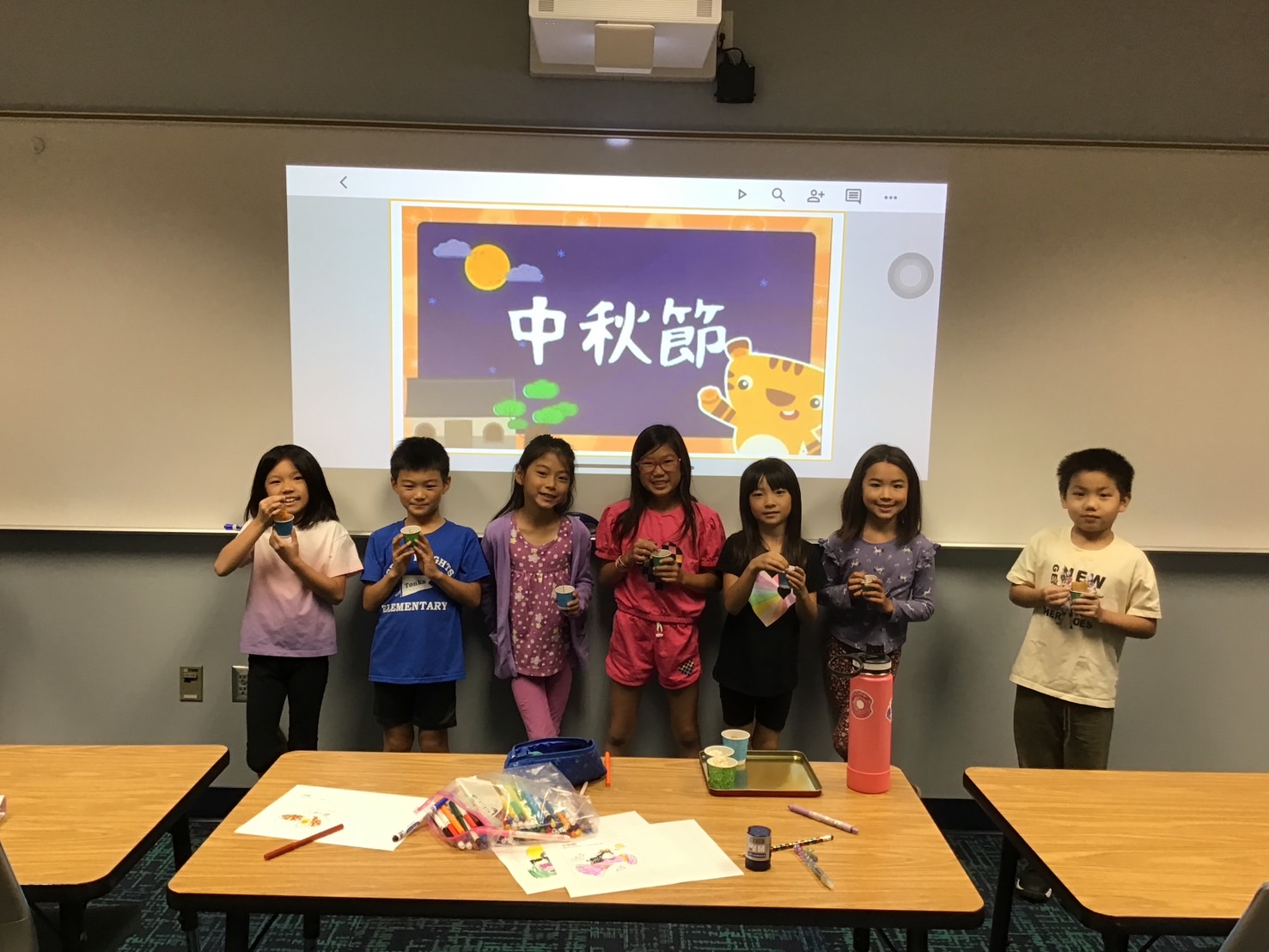 二年級享用月餅