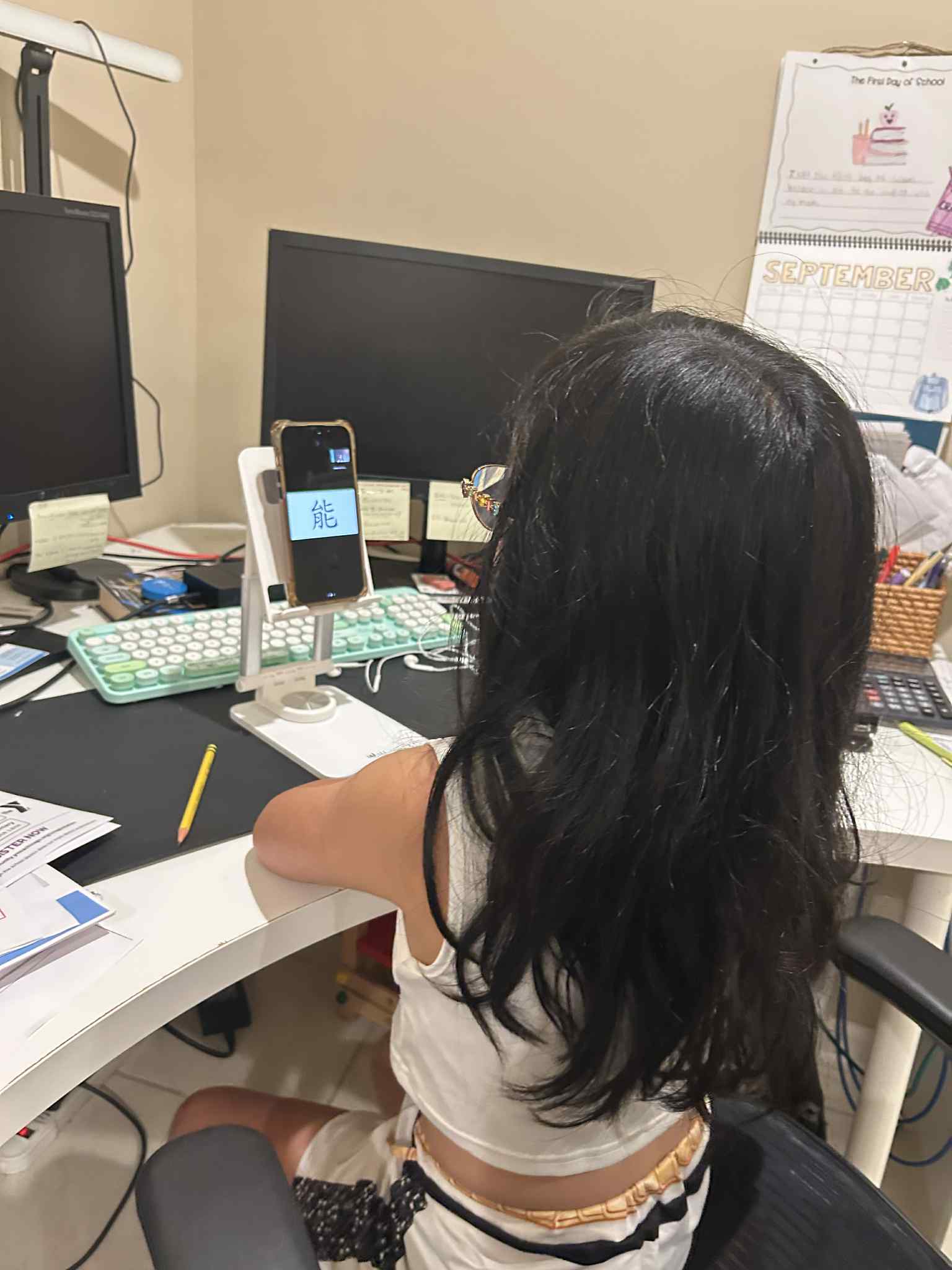 10月18日學生在家裡參加識字檢定