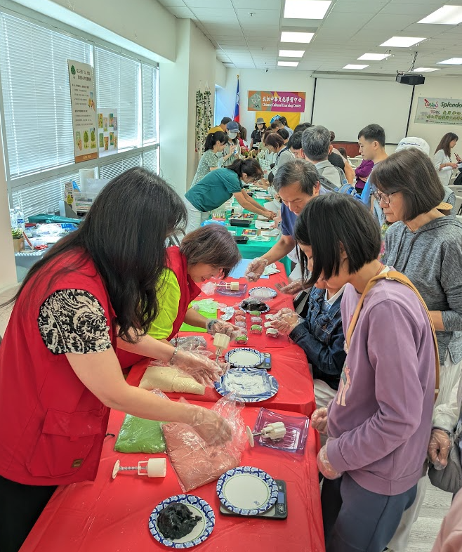 火熱的冰皮月餅，太有趣了