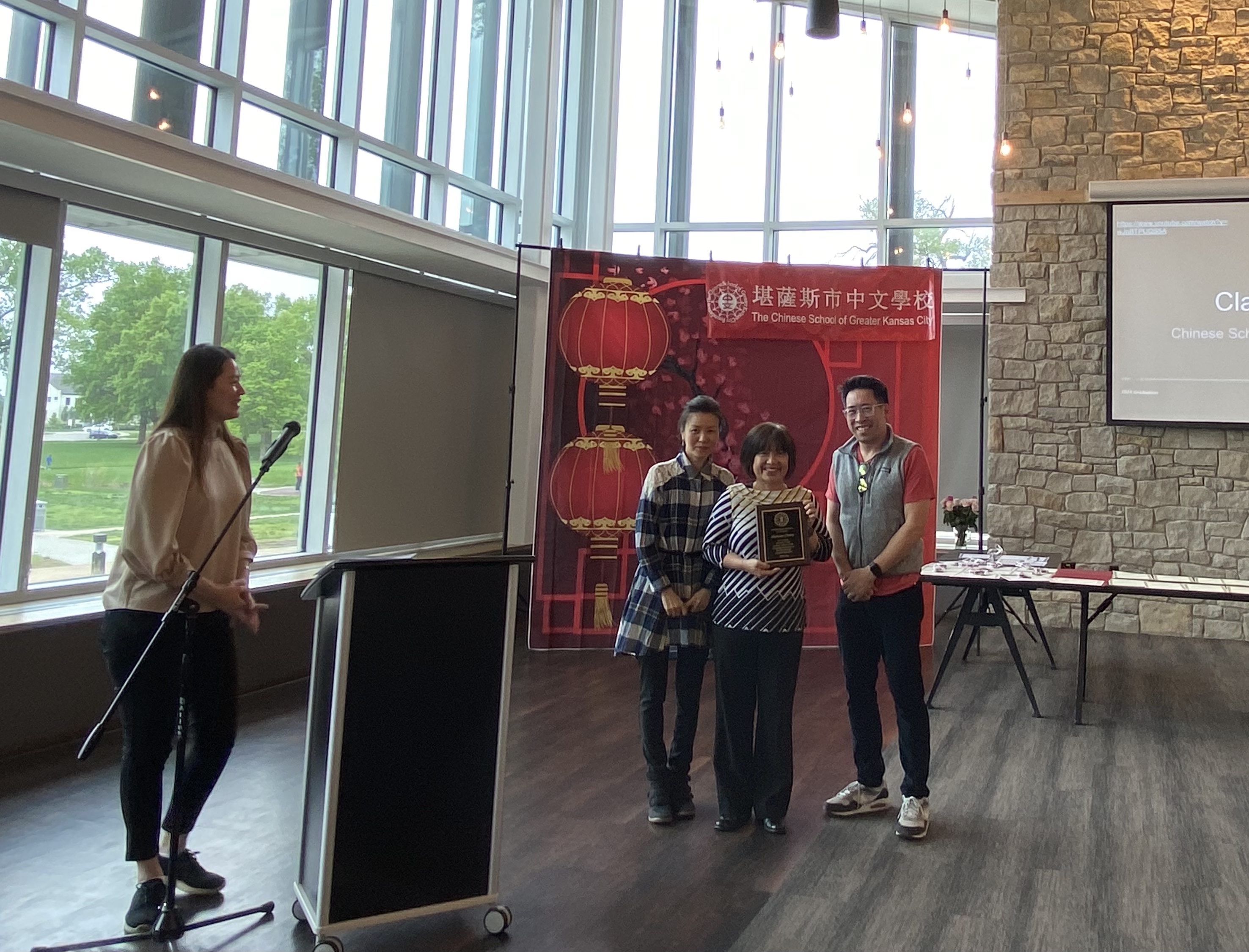 教學年資十七年的張老師