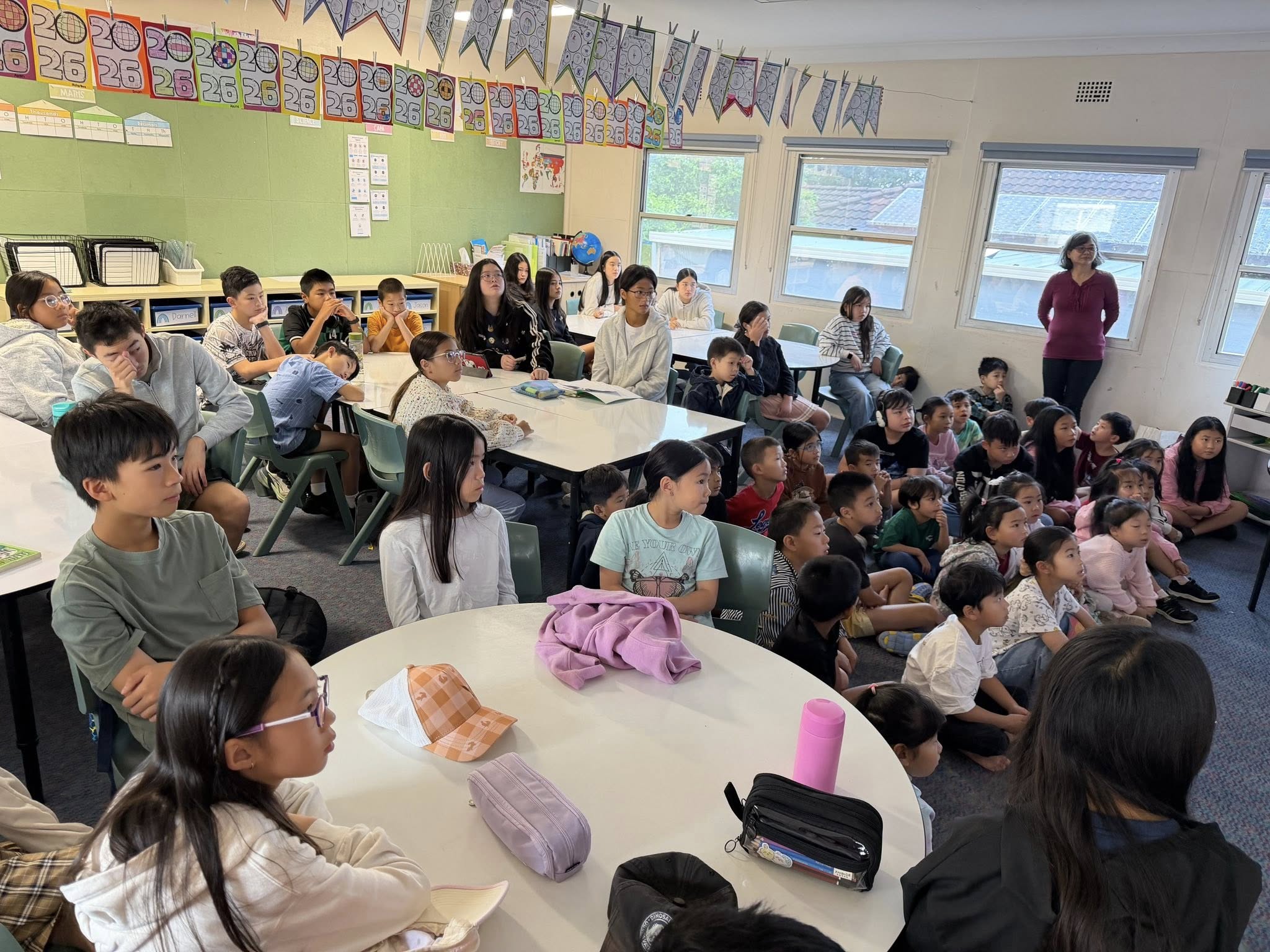 一起觀看年獸故事