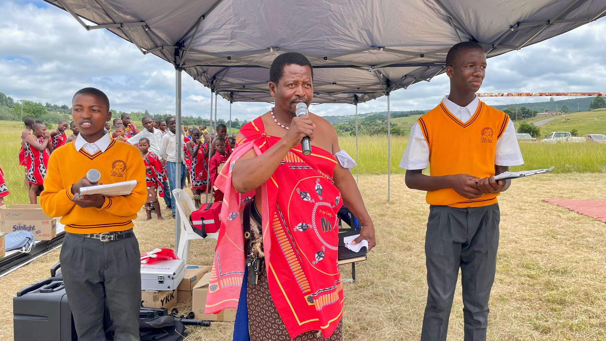 學生翻譯來賓致詞