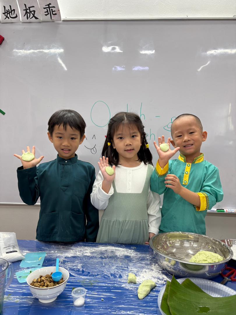 大班幼兒製作Ondeh-Ondeh（香蘭椰絲球）