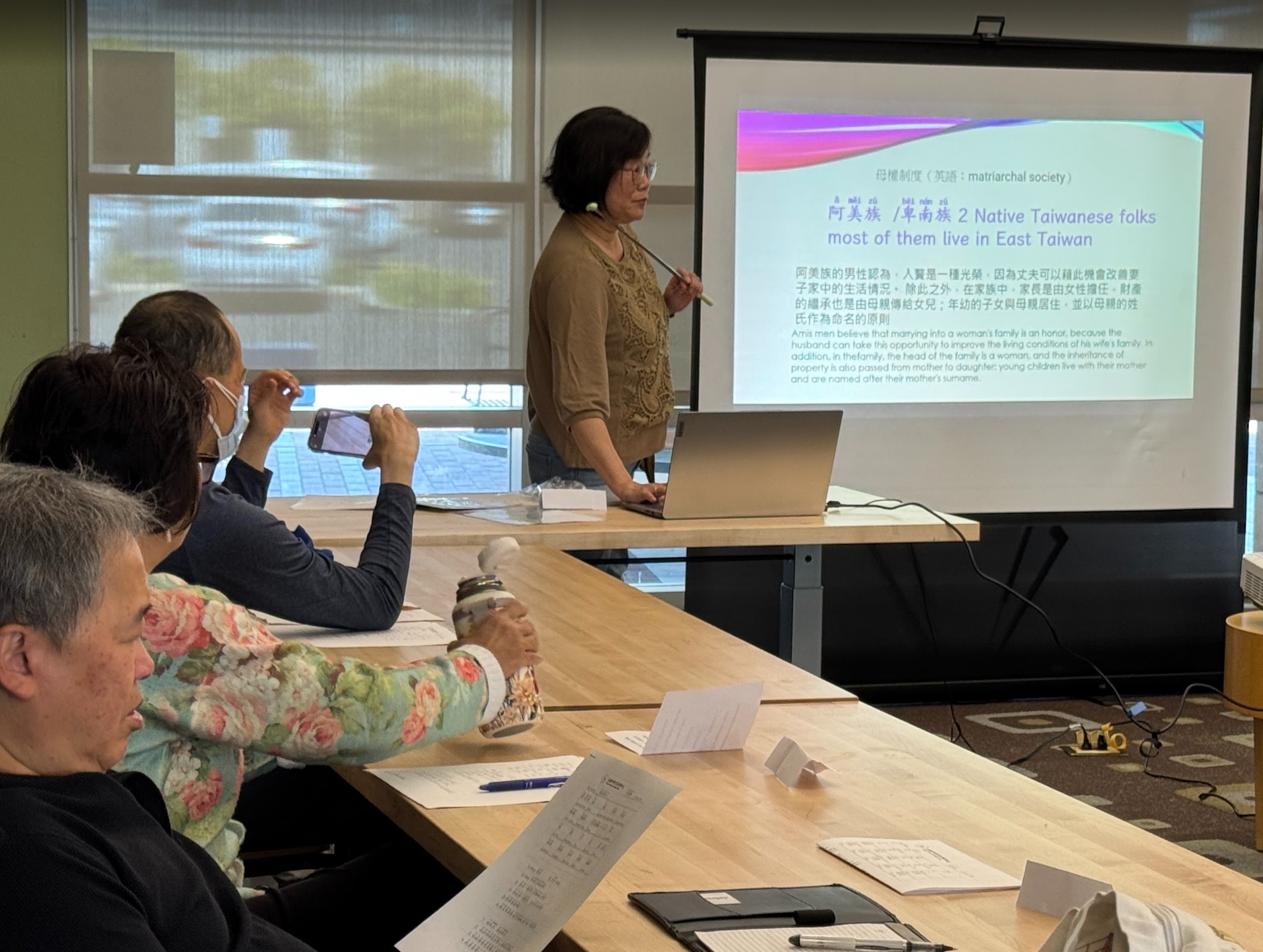 學員們認識了以「小米收穫祭」和「年祭」聞名的卑南族，學員們大嘆台灣的文化真的是十分豐富!