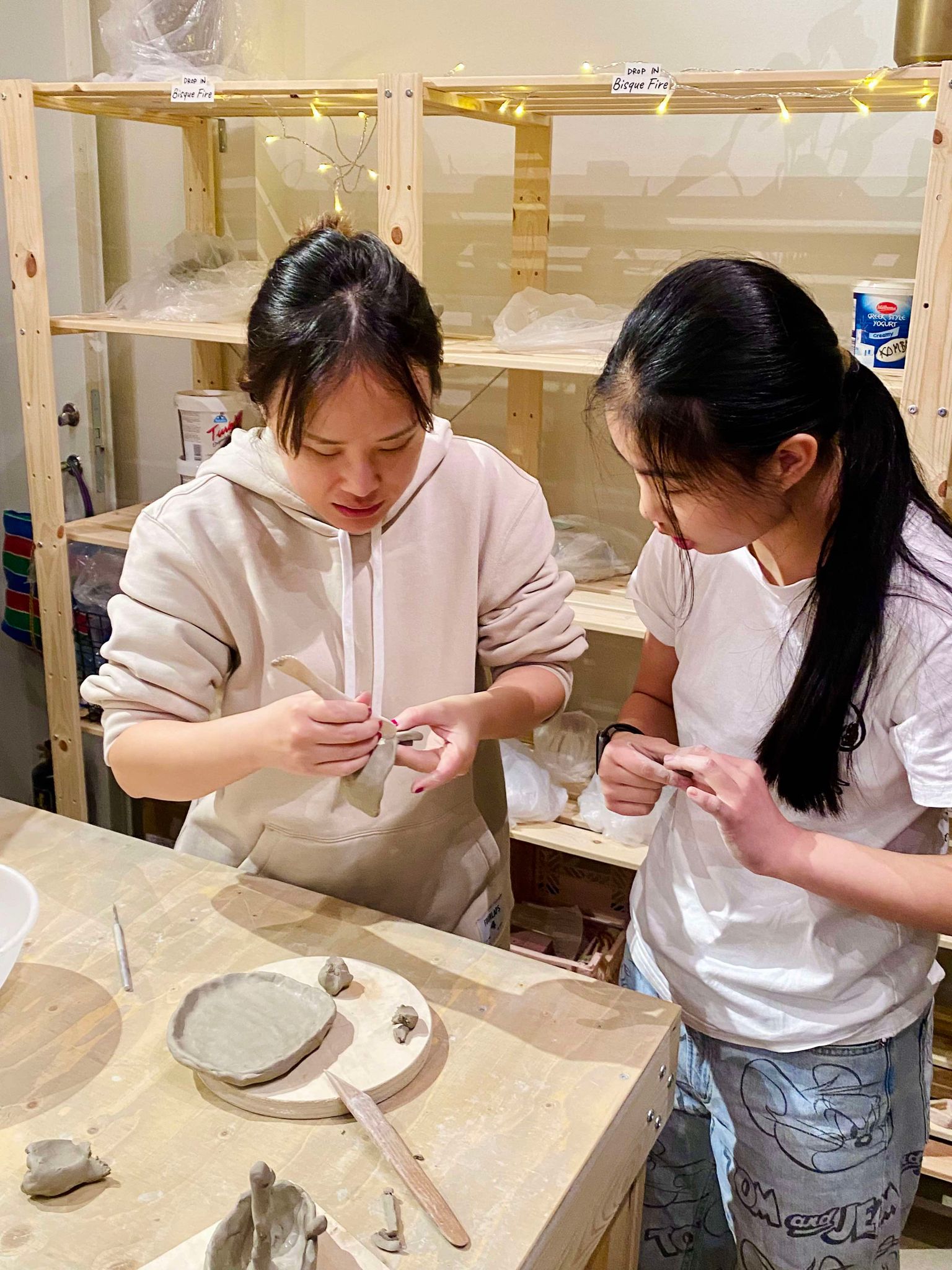 瑞典僑校「Tizzy的中文樂教室」舉辦2024陶藝漢字文化活動3