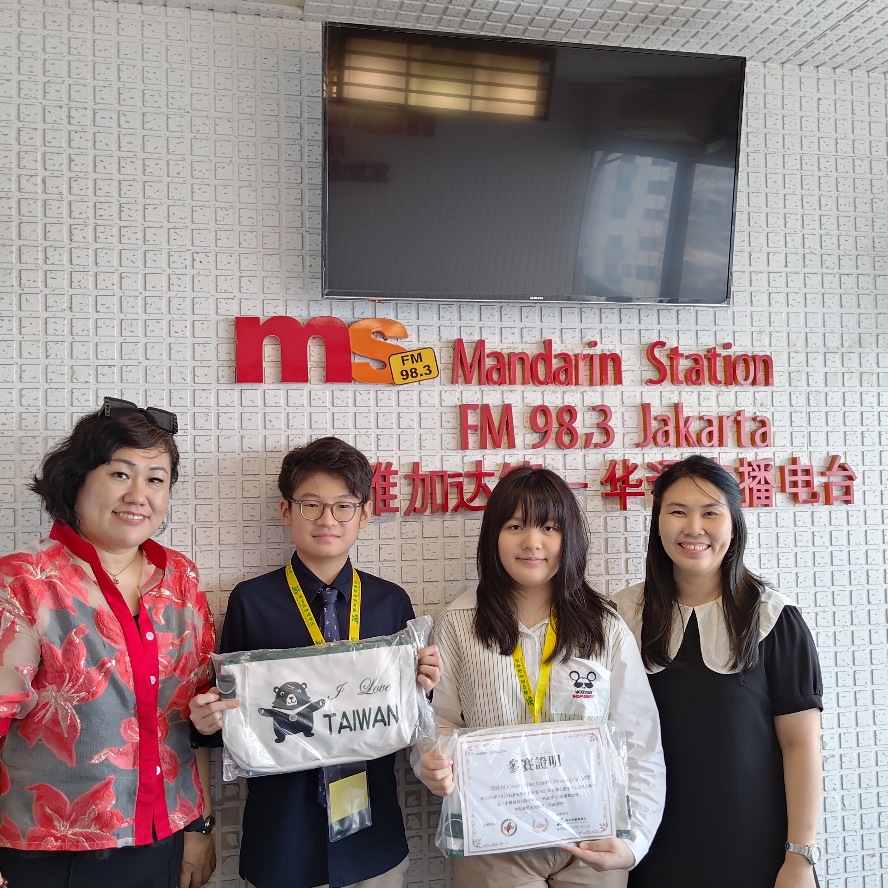 培青學校參賽選手領取參賽紀念品與參賽證明