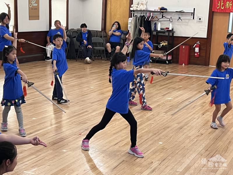 「春風拂柳劍舞韻」太極劍表演