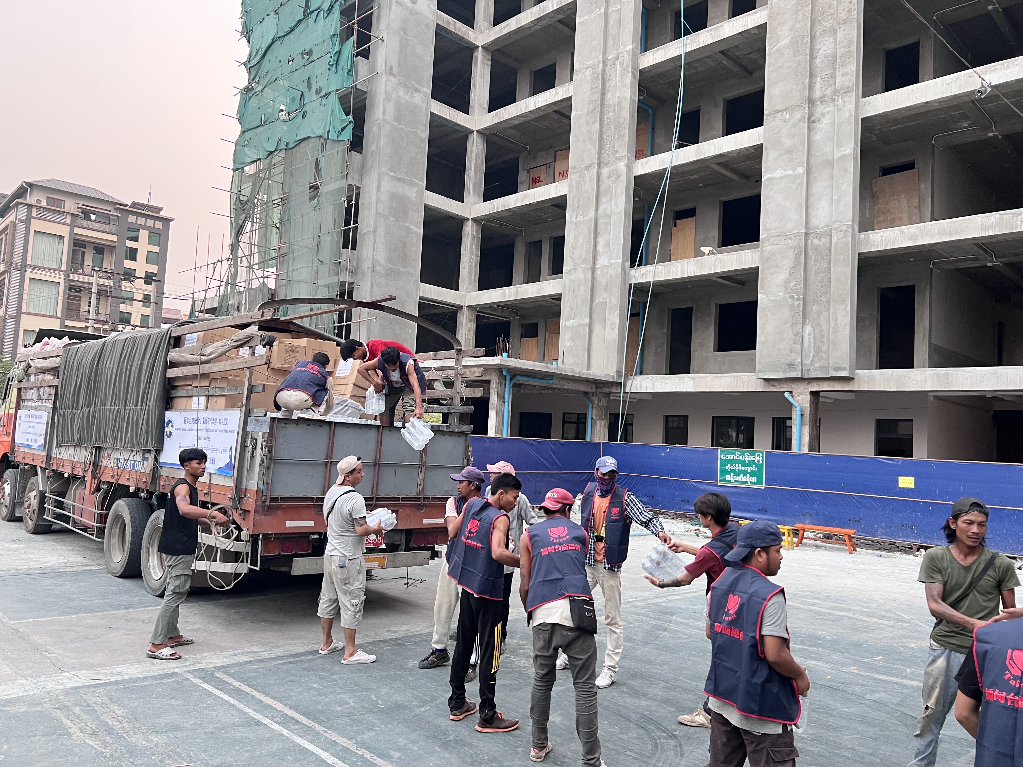 天災無情，人間大愛！—— 曼德勒孔教學校全體中緬文教師收到駐緬甸代表處、緬甸台商總會賑災援助愛心3