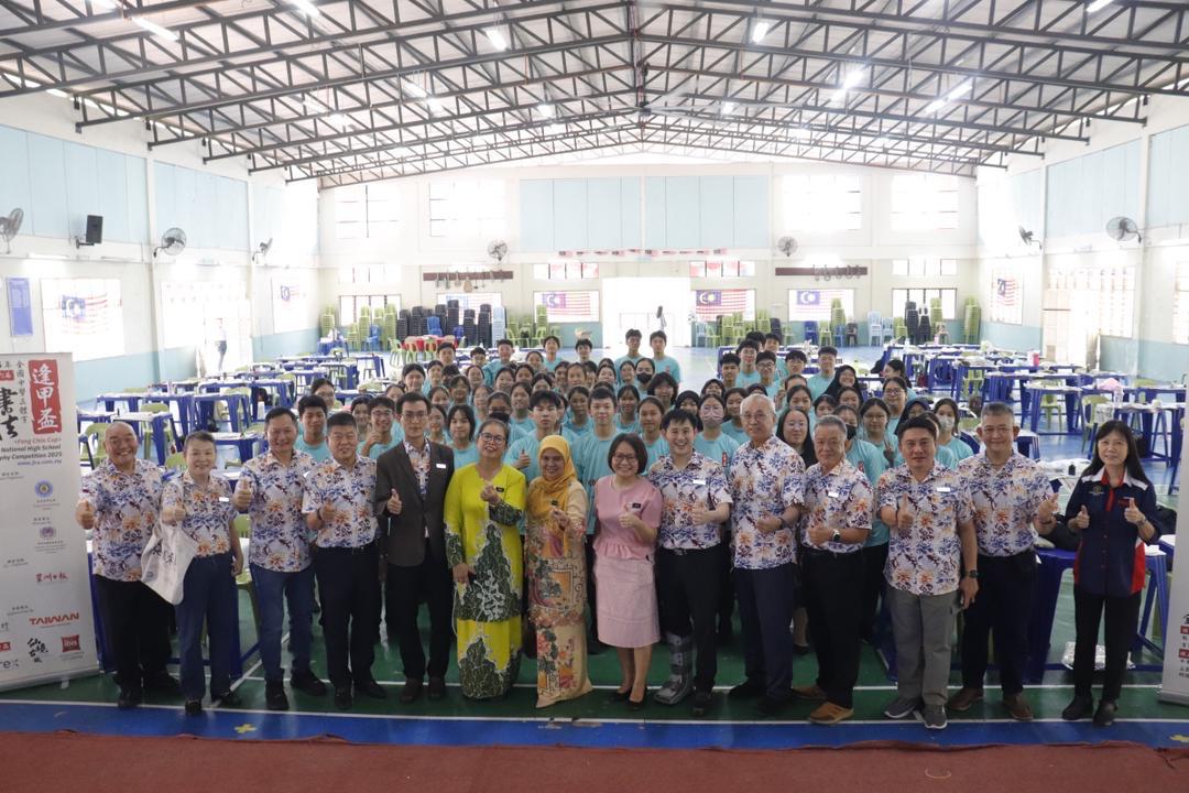 2025年08月21日登嘉樓州中華维新國民型中學舉行線下實體賽全校共200名學生報名參與