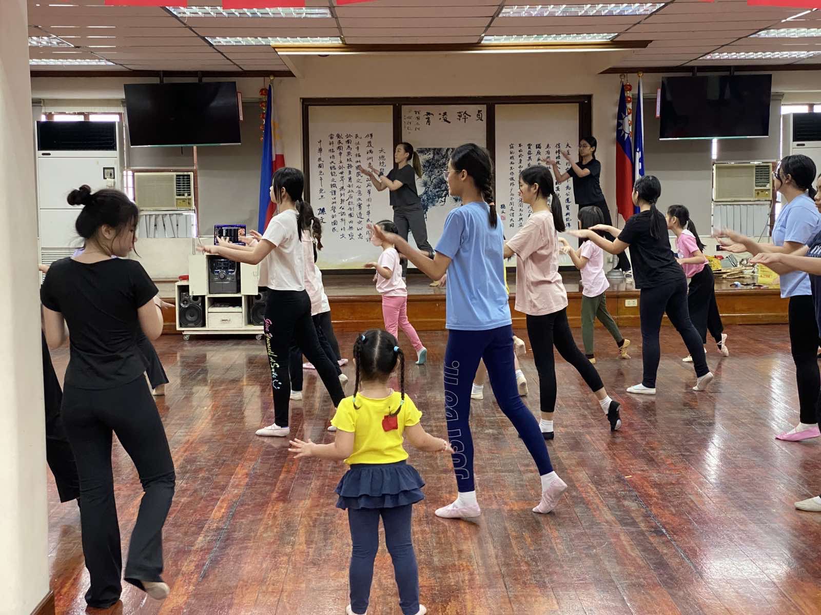 民族舞蹈班學生展現學習成果與對傳統文化的熱愛。