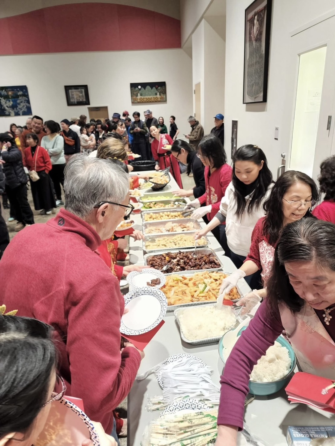大排長龍等待享受台味美食