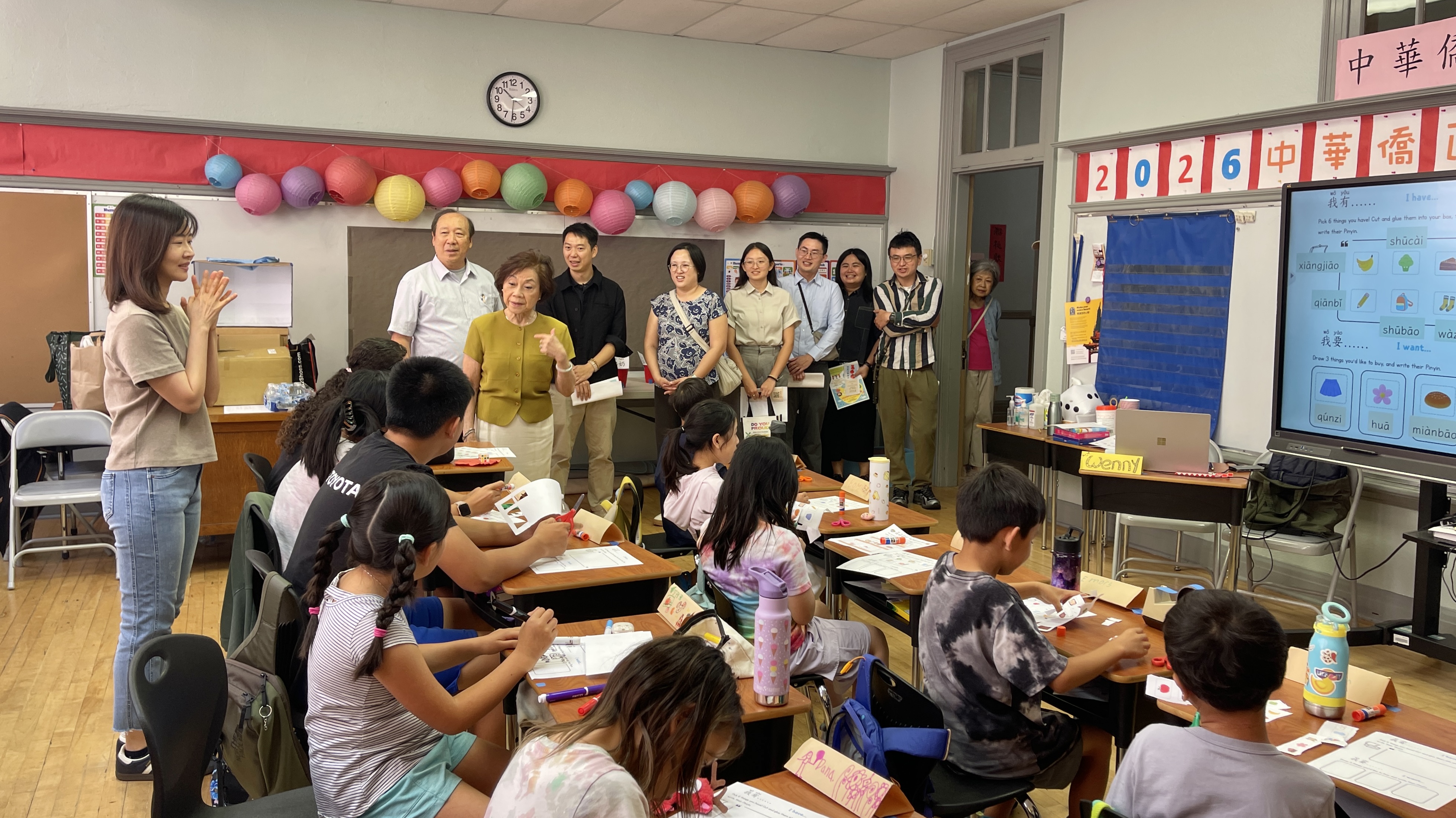 中山大學教育研究所參訪人員與中華僑民教育委員會理事就各項文教活動進行深入對談
