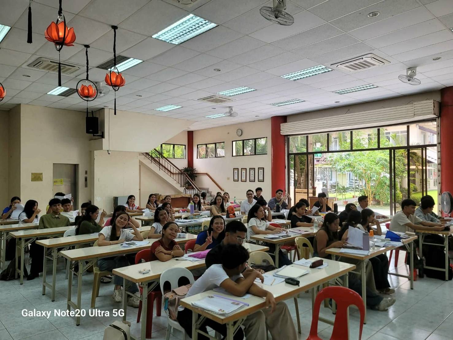 宿霧同心學校第4期華語學習營課堂互動熱絡，學生踴躍參與華語會話與課堂活動，持續提升華語能力，為未來赴臺升學做好準備。
