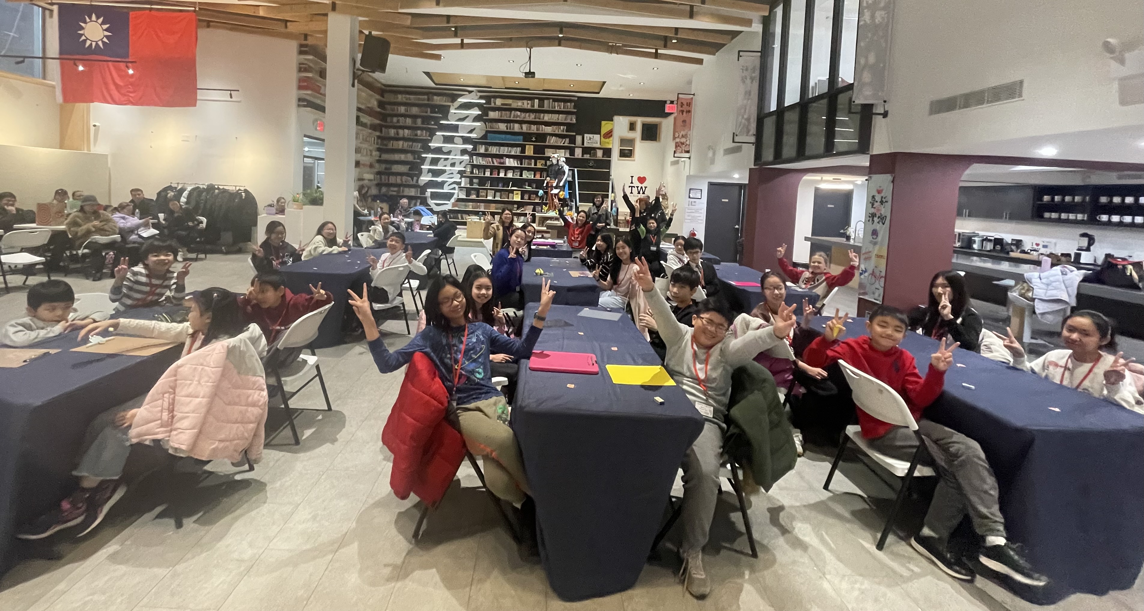 同學們開心的參加比賽