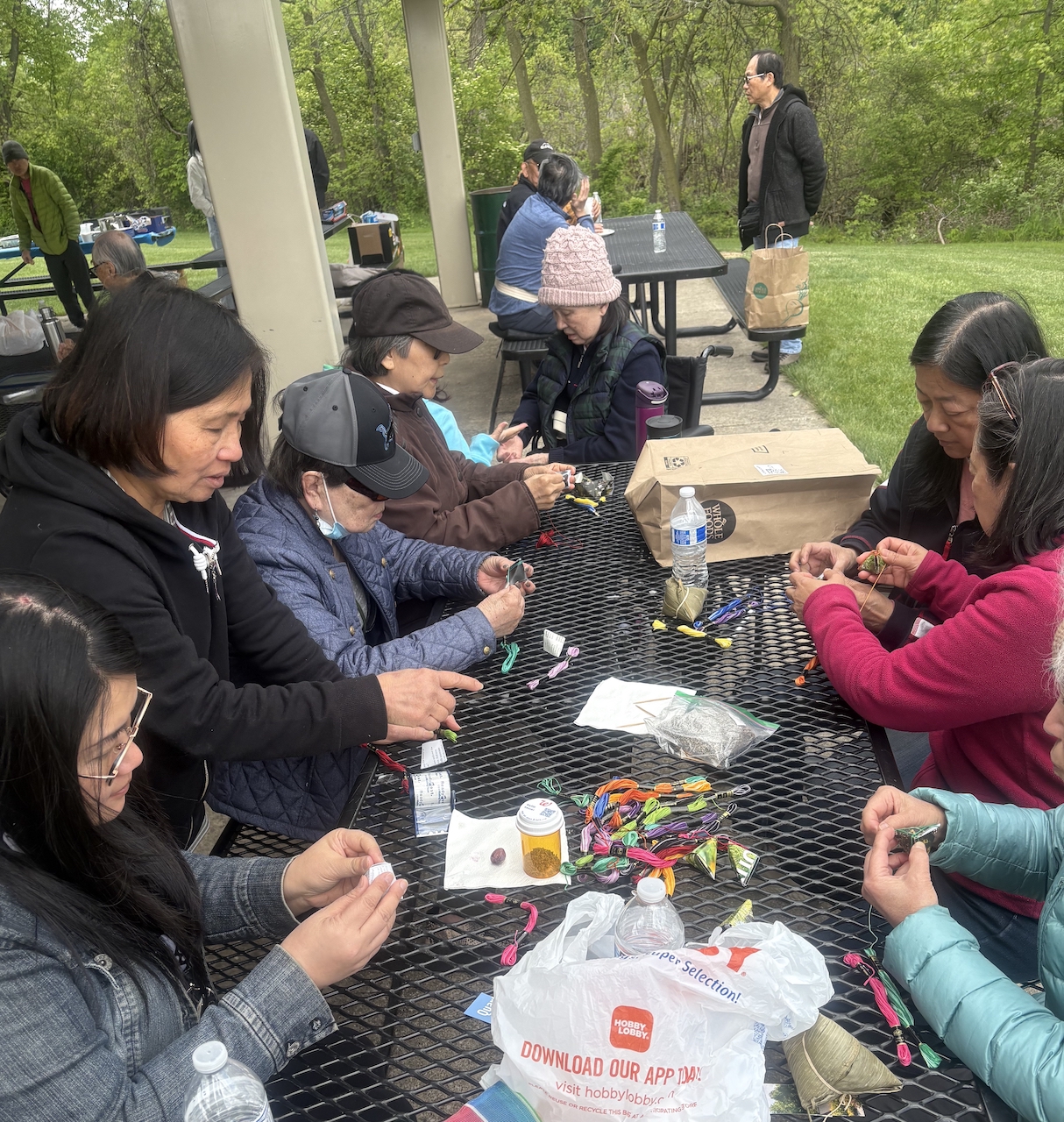 纏線立體粽子香包讓大家透過實做親身體驗端午節