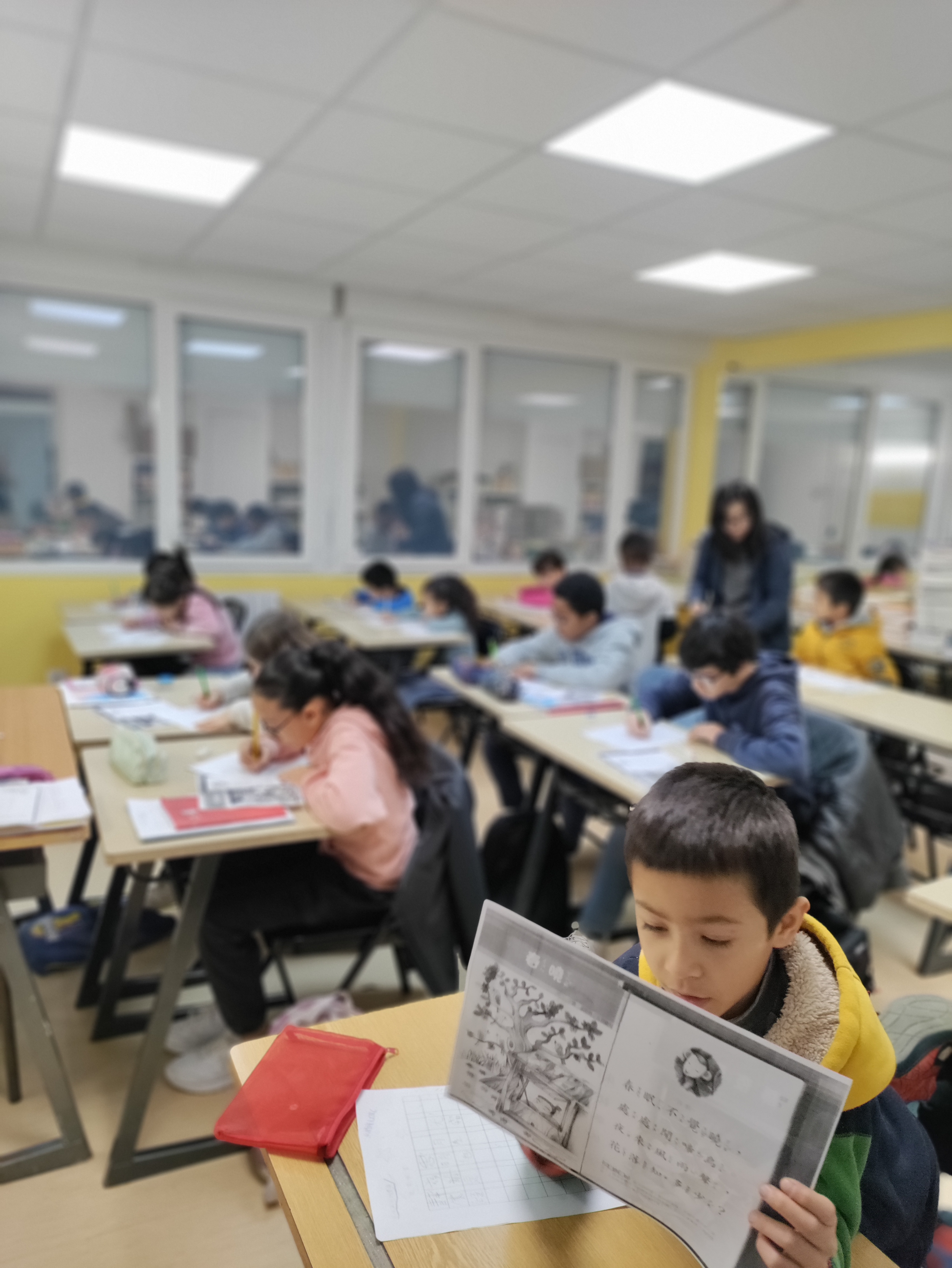 臺灣華語文學習中心-法國亭林中文學校舉辦「2024正體漢字文化節-硬筆字書寫比賽」2