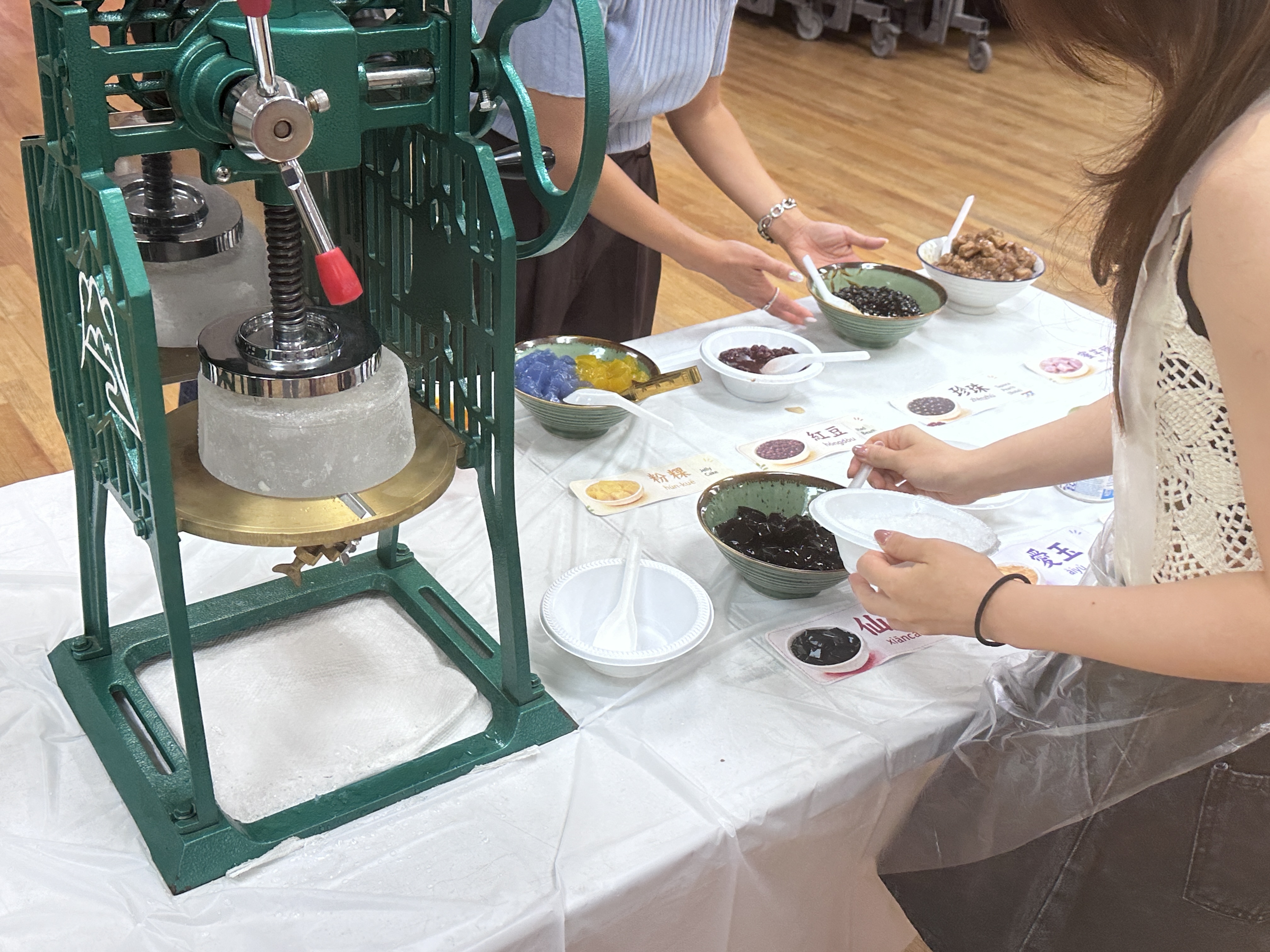 從傳統剉冰機到經典配料，邊做邊學華語