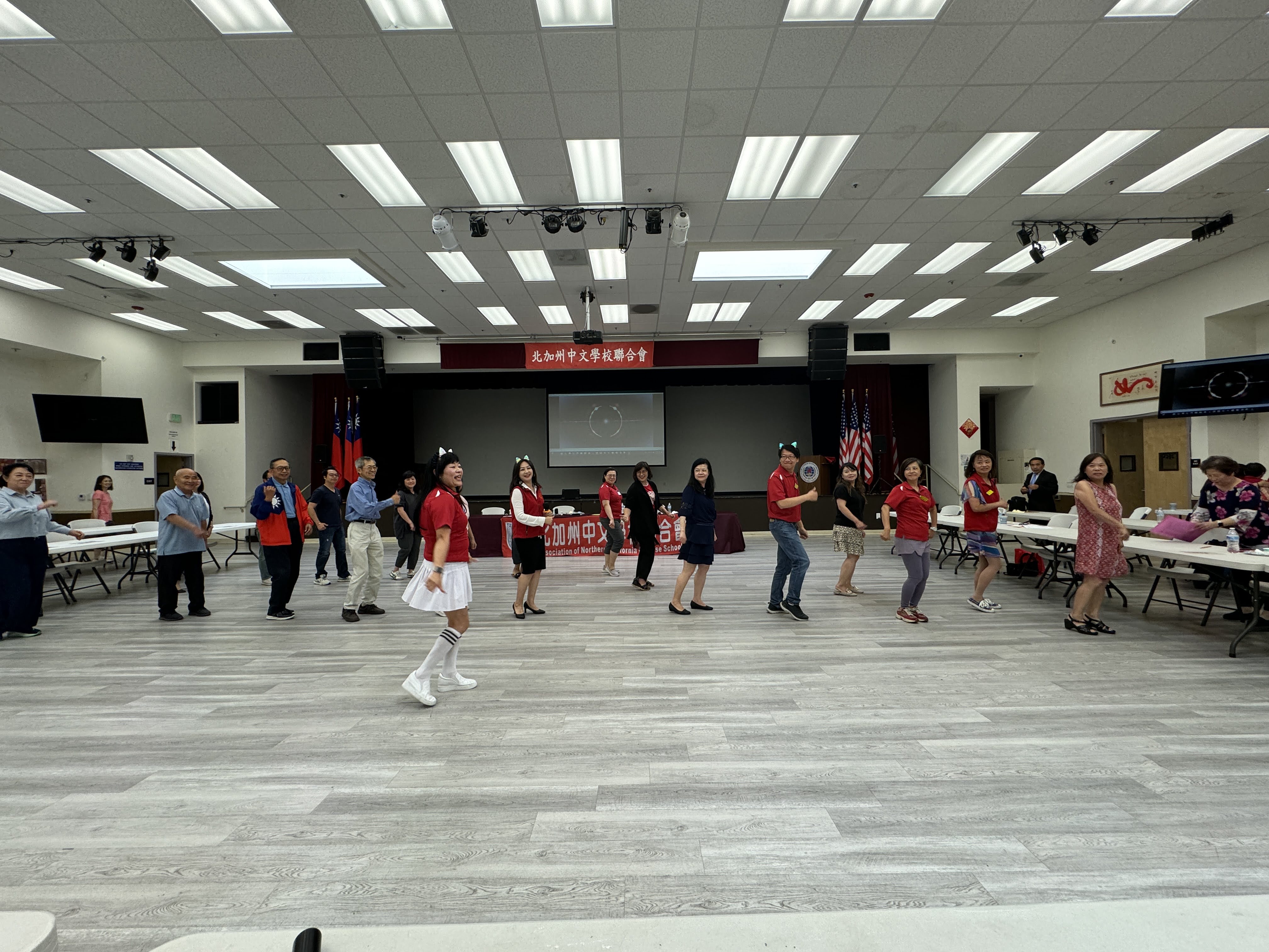 三振舞活潑帶動跳