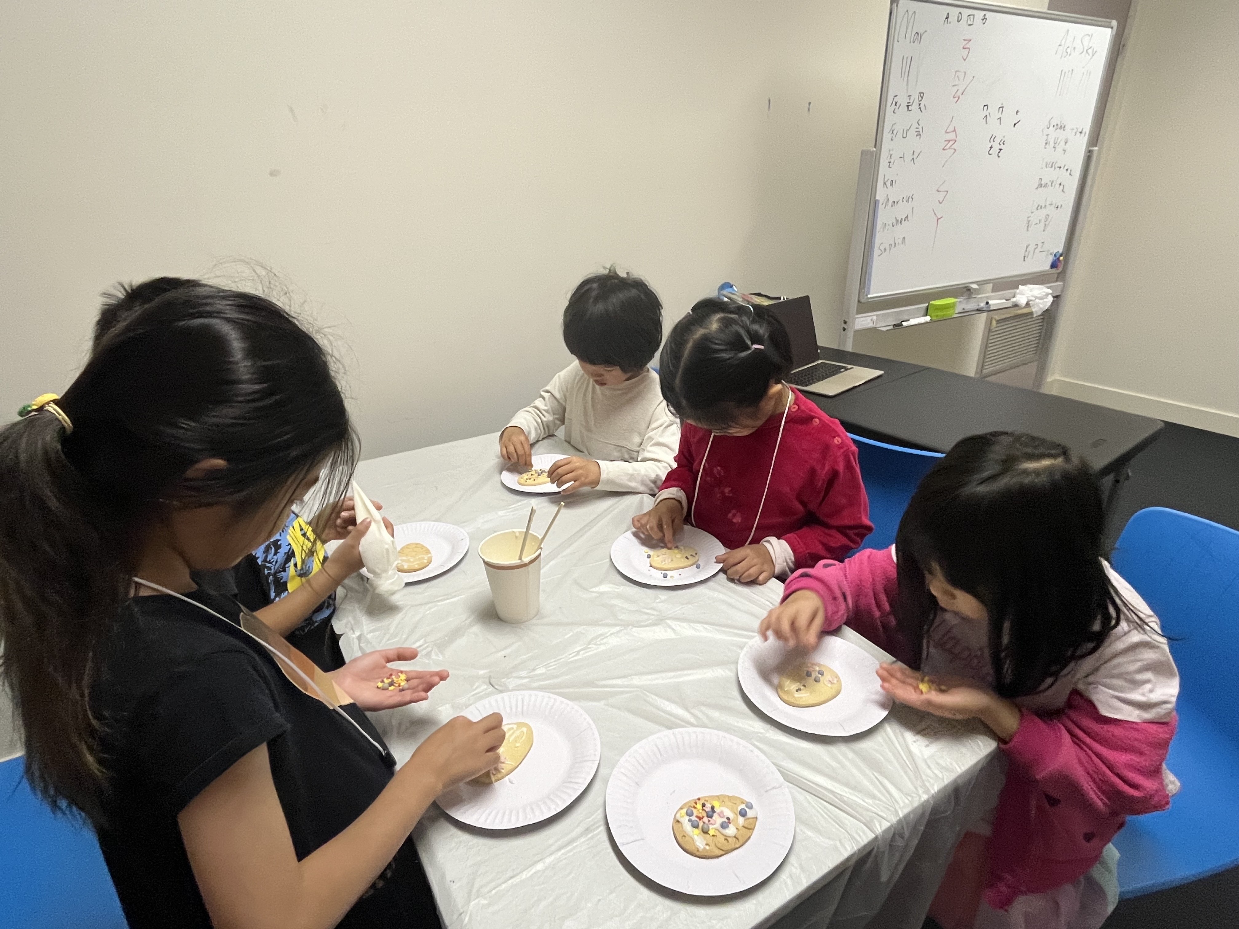 雪梨臺灣學校舉辦自然科學實驗、藝術創作、團隊遊戲和美食體驗營隊5