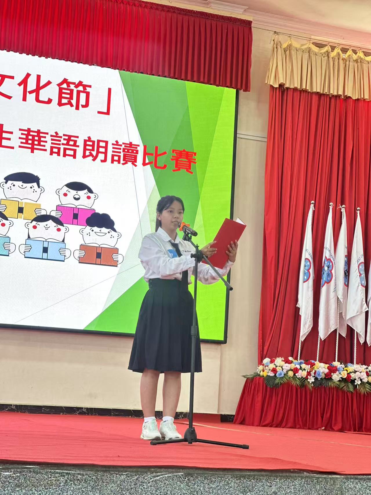 參賽學生現場發揮