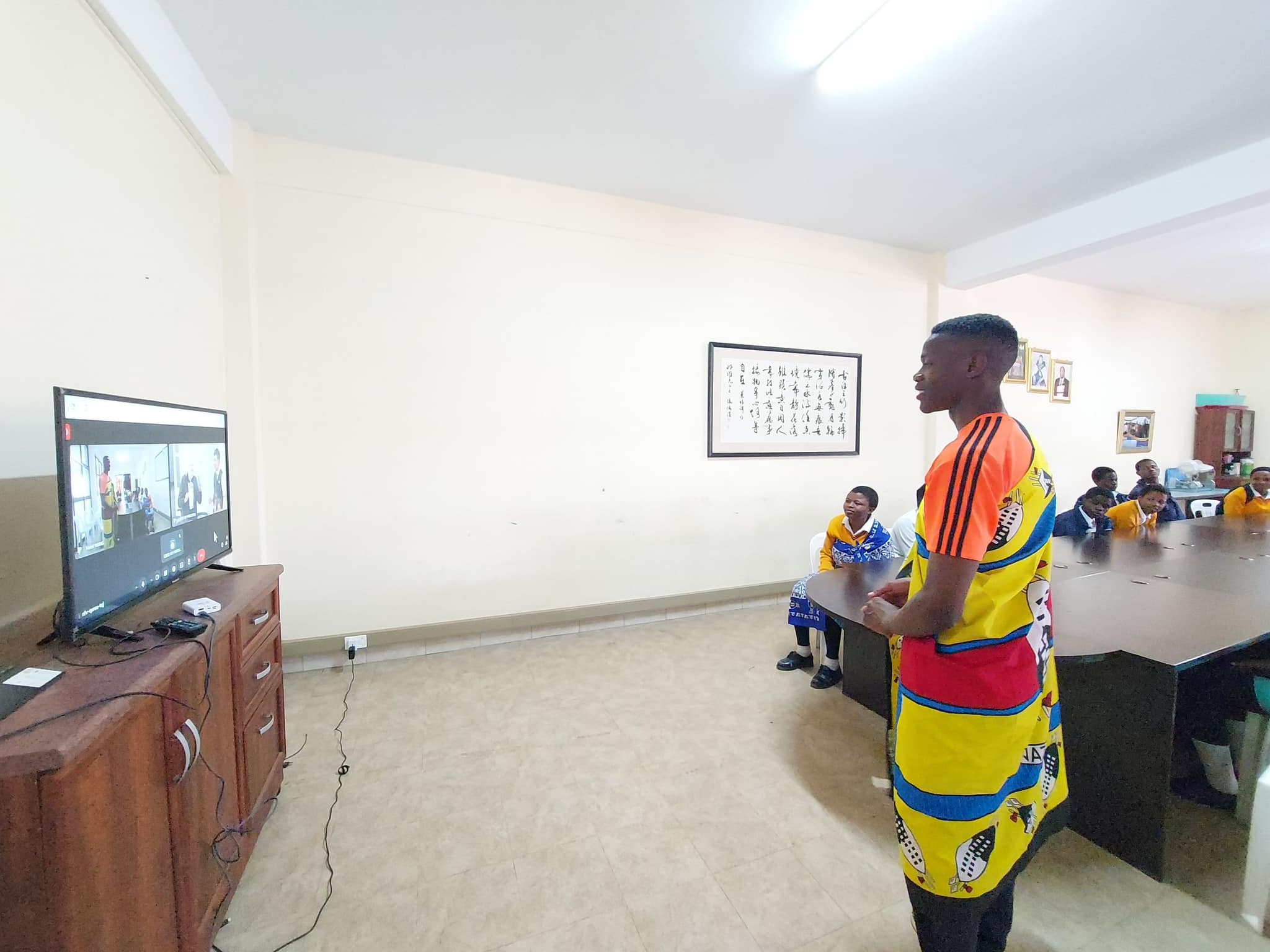 史瓦帝尼圓通高中與台灣慈大附中學生視訊文化交流2