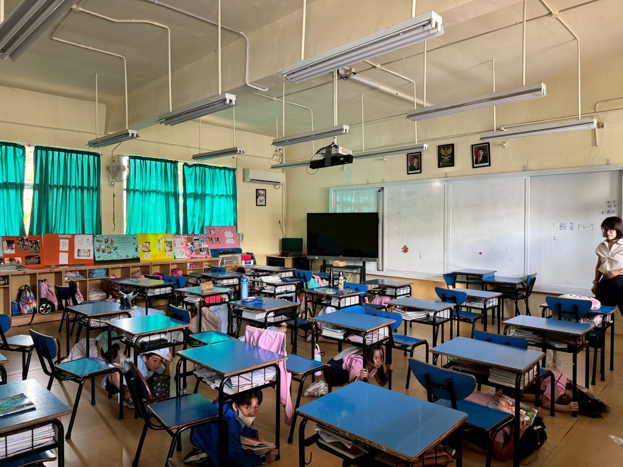 聽見警報就地掩護