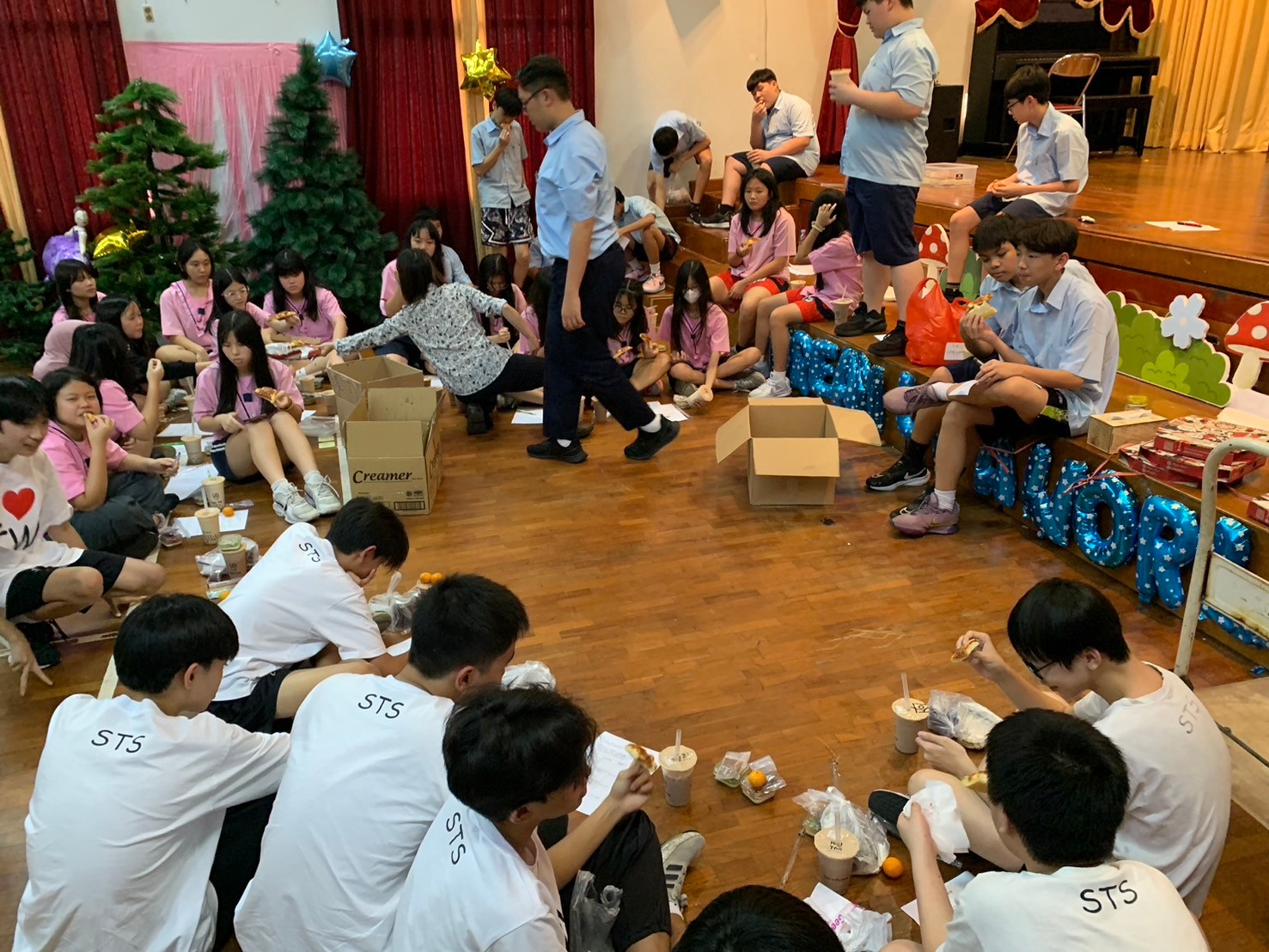 兩校相見歡活動