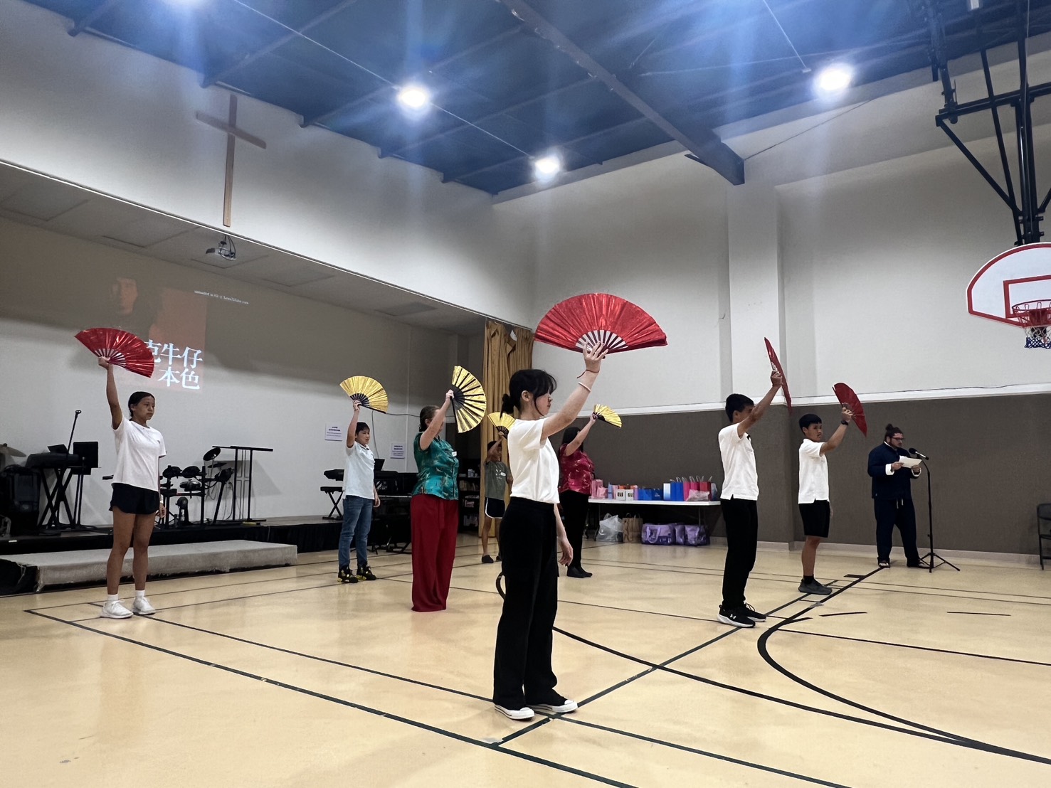 功夫扇 Sing, Dance and Learn Mandarin