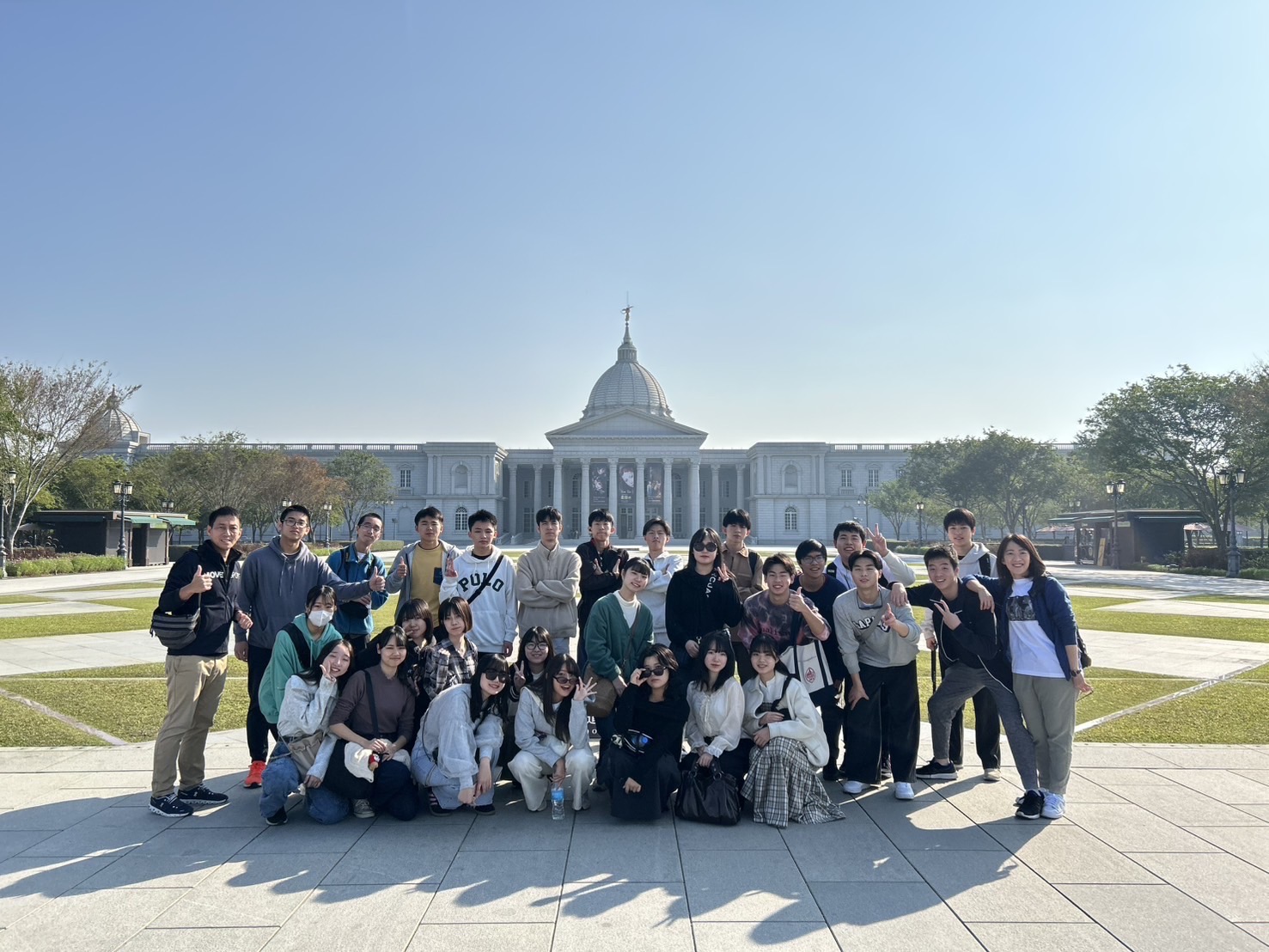 高中生參觀奇美博物館