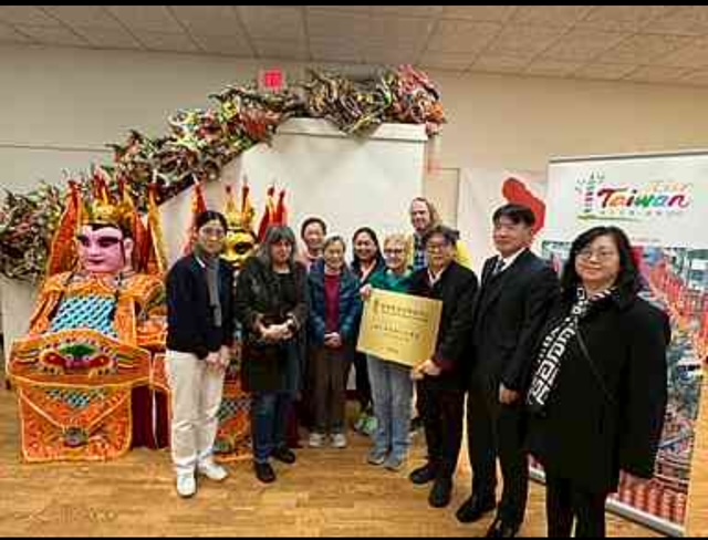 臺灣廟宇活動現場合影