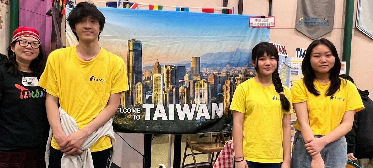 賴筱雯與FASCA海外青年志工。